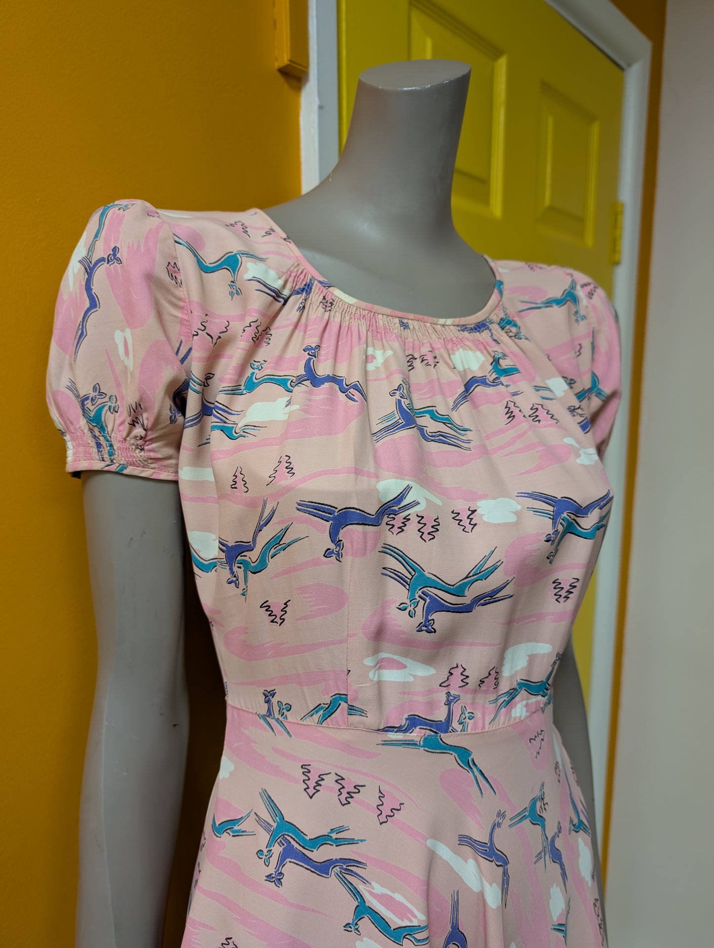 Gorgeous 1940s novelty deer print dress - XS
