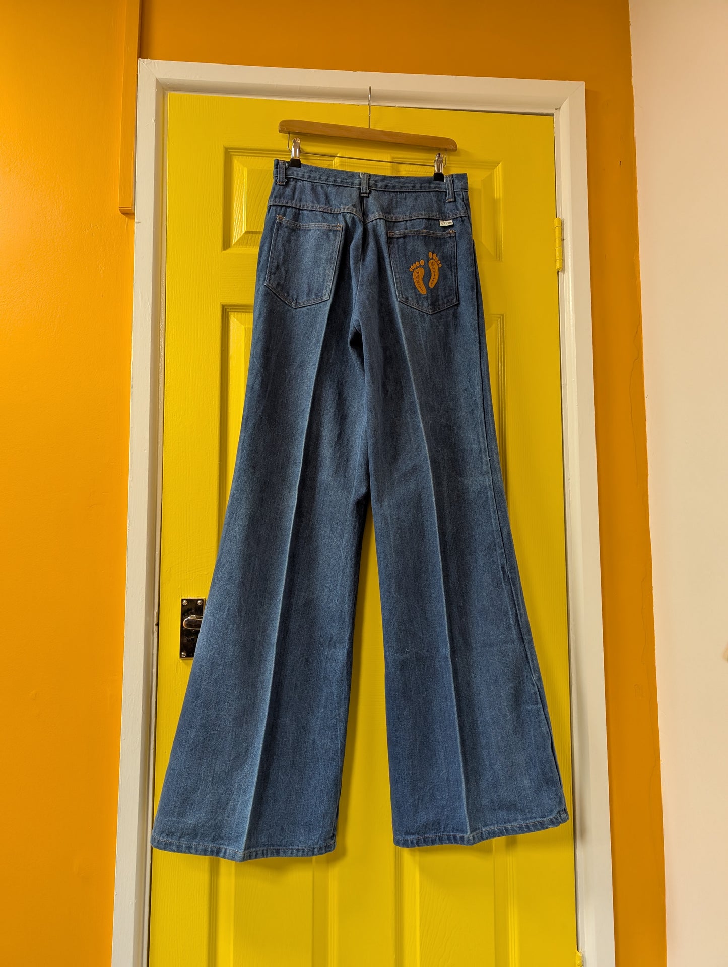 Epic 1970s Hang Ten men's denim flares - 29"W 36"L