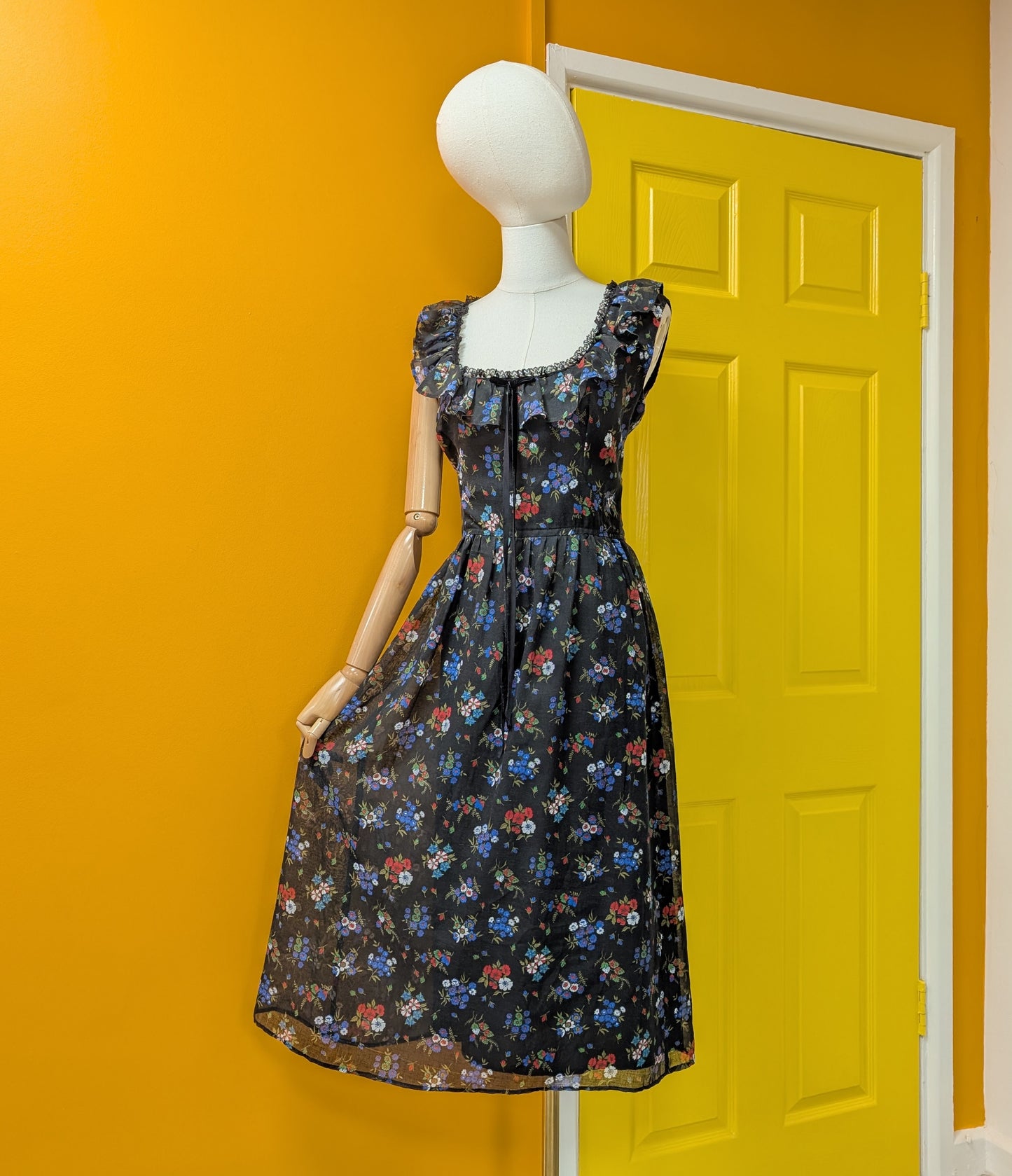1970s Kati at Laura Phillips black floral dress - Size 10