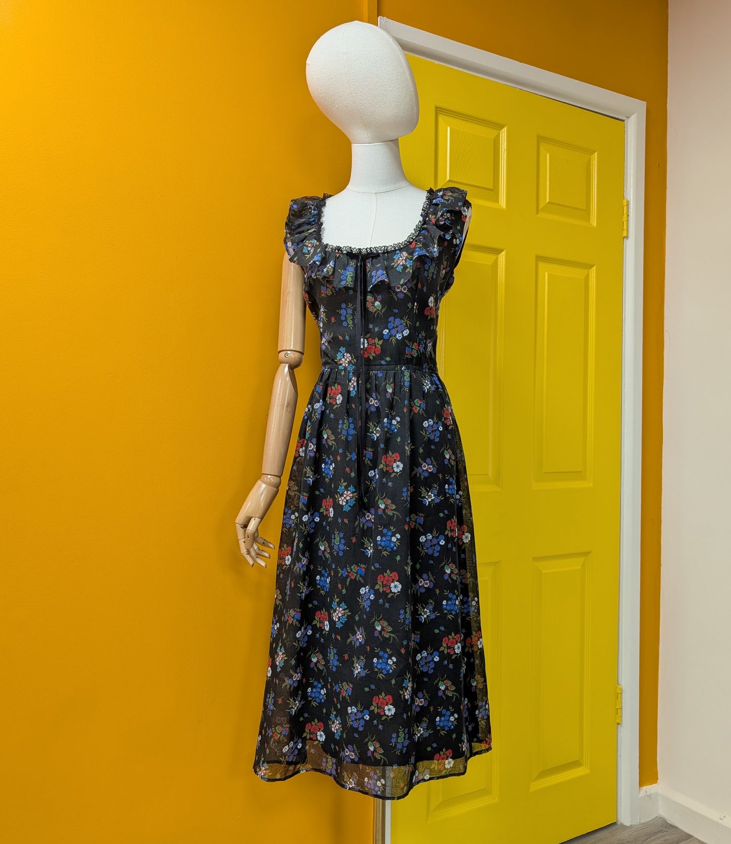 1970s Kati at Laura Phillips black floral dress - Size 10
