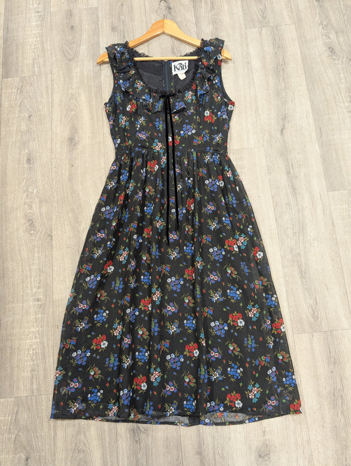 1970s Kati at Laura Phillips black floral dress - Size 10