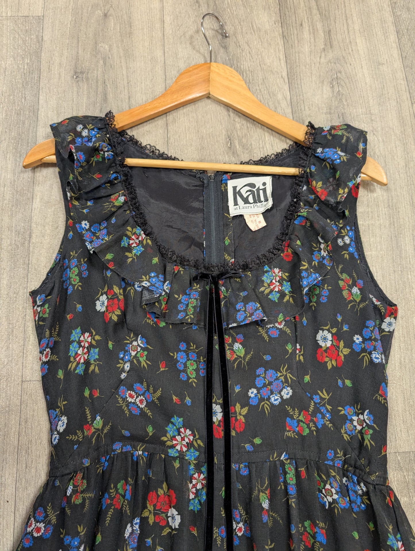 1970s Kati at Laura Phillips black floral dress - Size 10