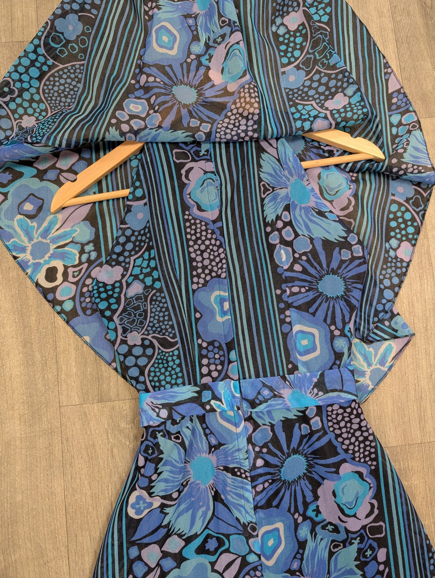 1970s dress with attached cape - Size 6/8