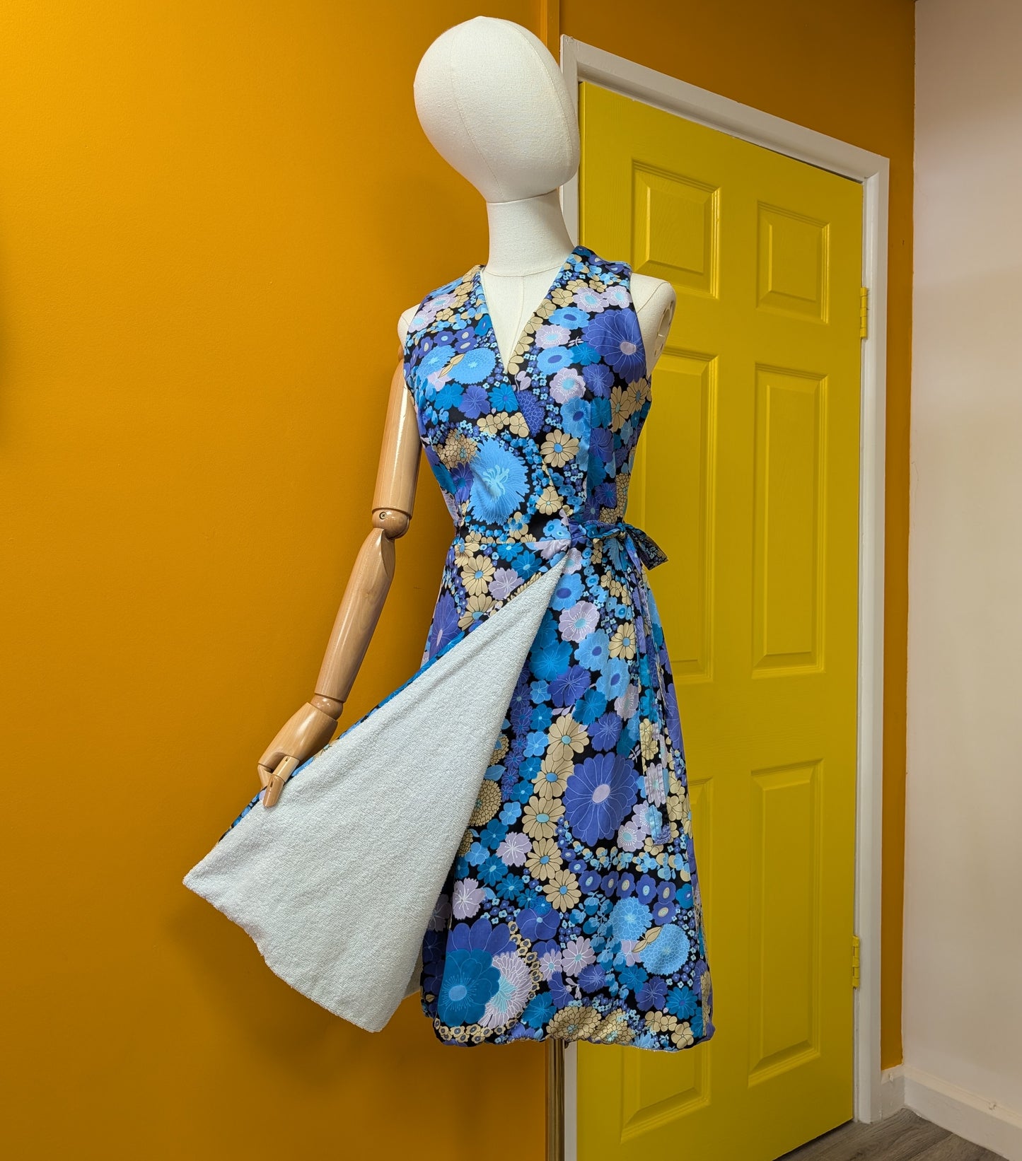1960s Kanter's of Scandinavia towel lined beach wrap dress - S