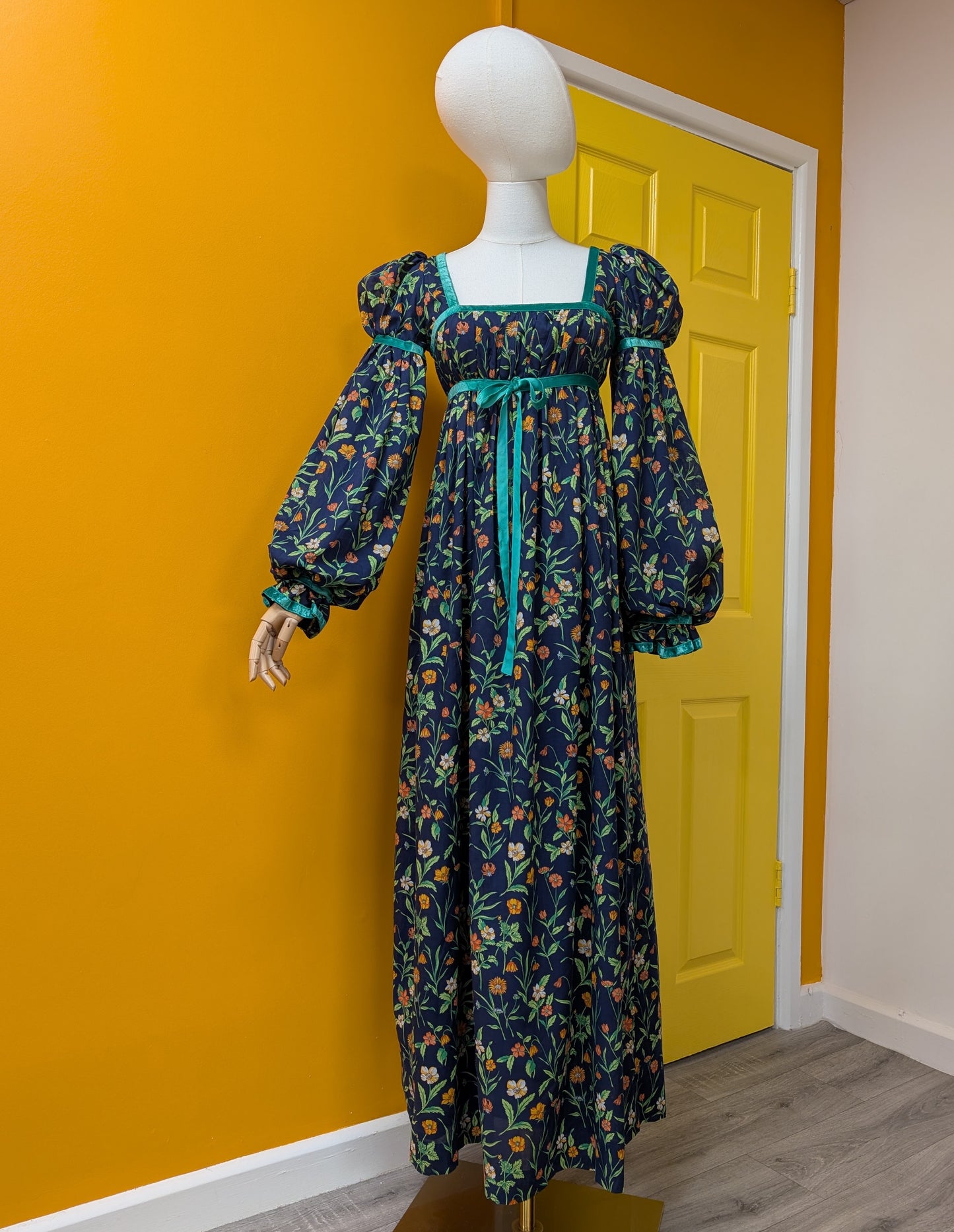 Incredible 60s/70s Quad floral maxi dress - XS