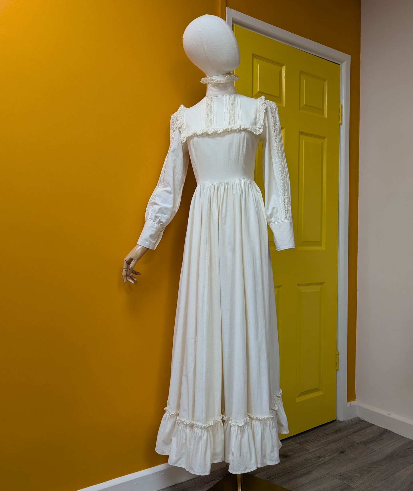 1970s cotton and lace prairie dress - Size 8