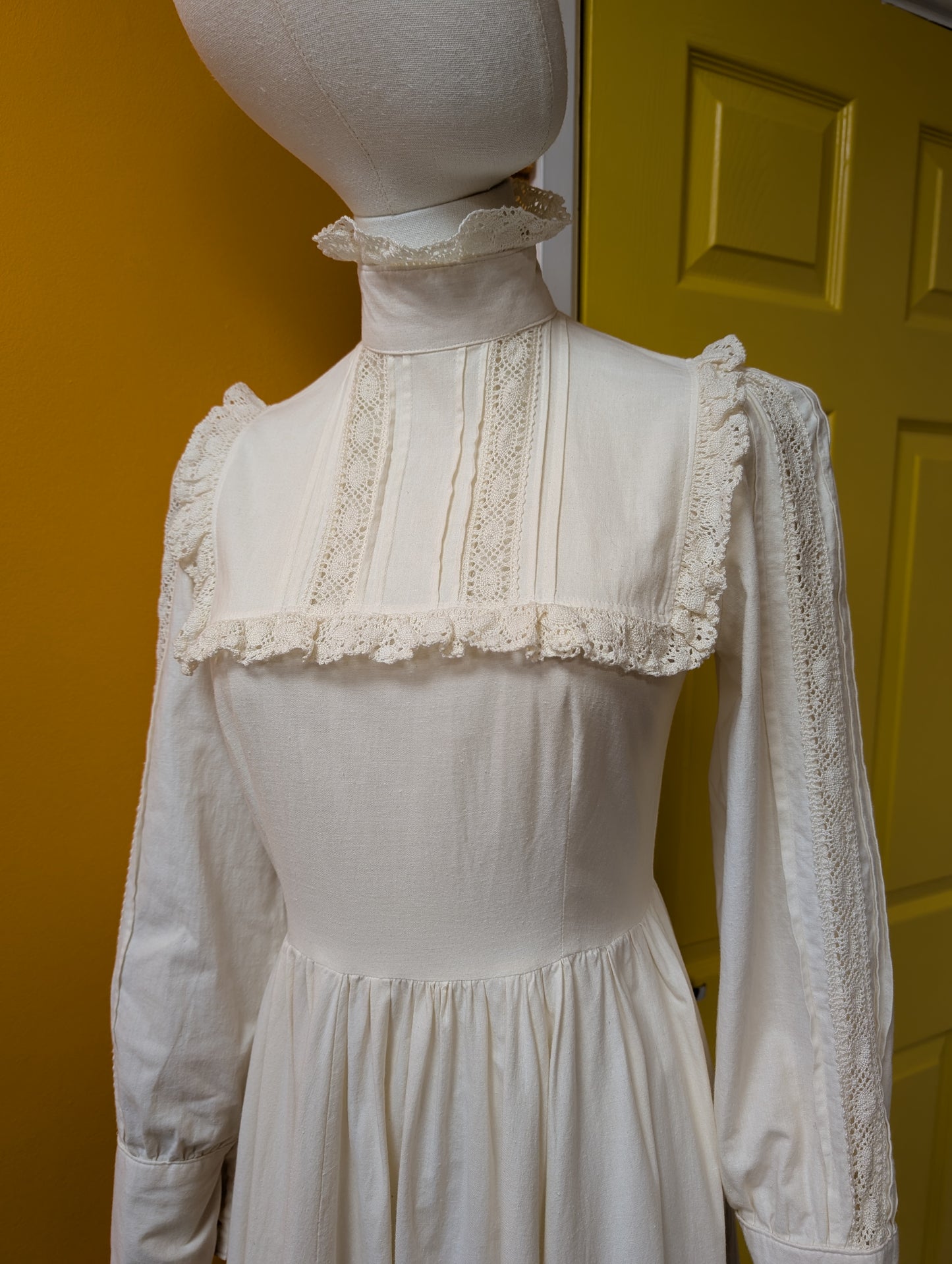 1970s cotton and lace prairie dress - Size 8
