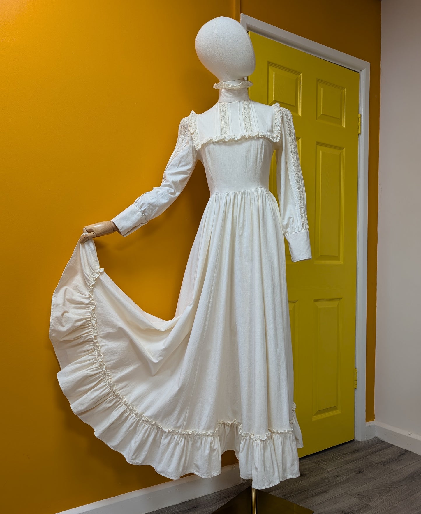 1970s cotton and lace prairie dress - Size 8