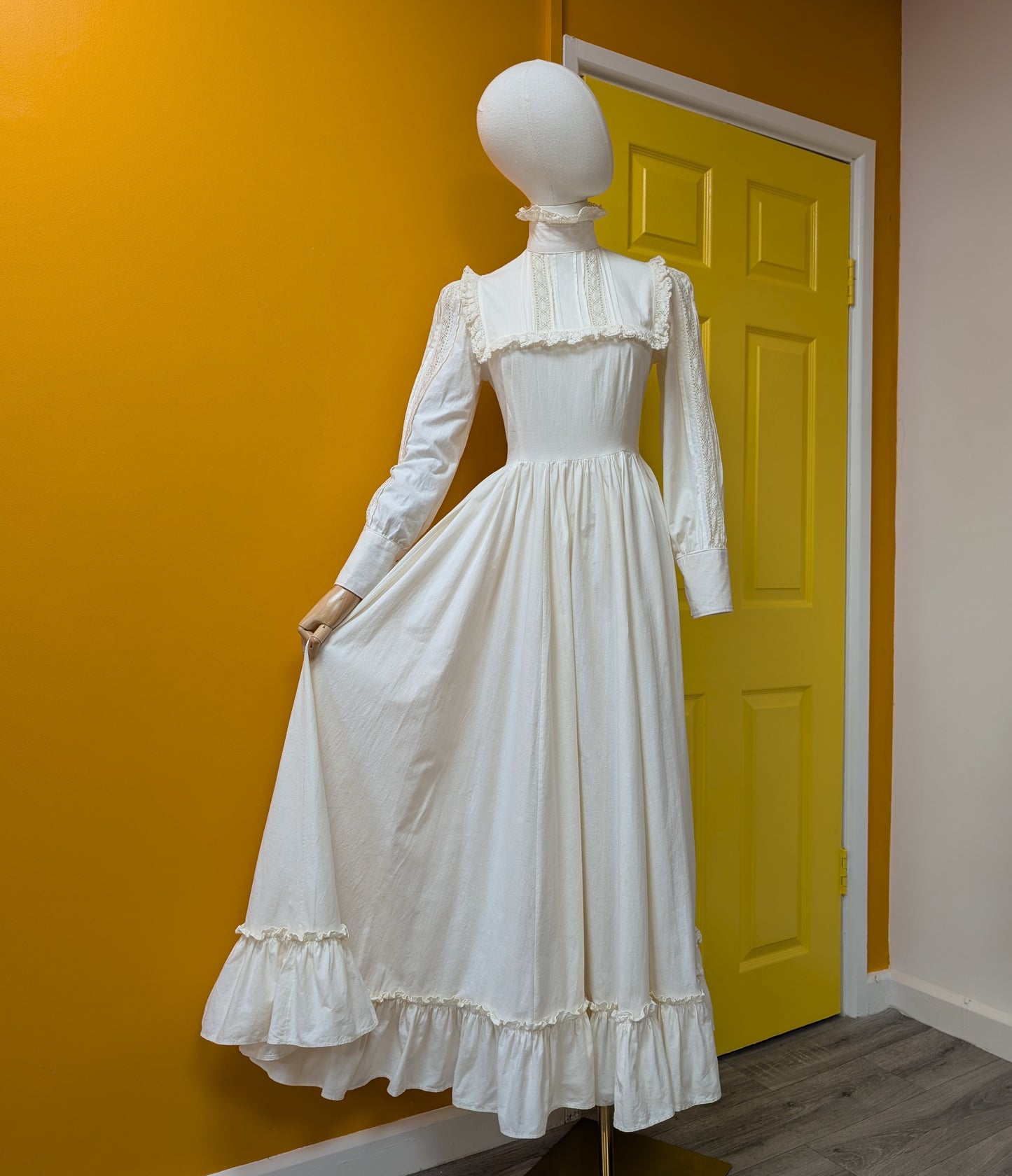 1970s cotton and lace prairie dress - Size 8