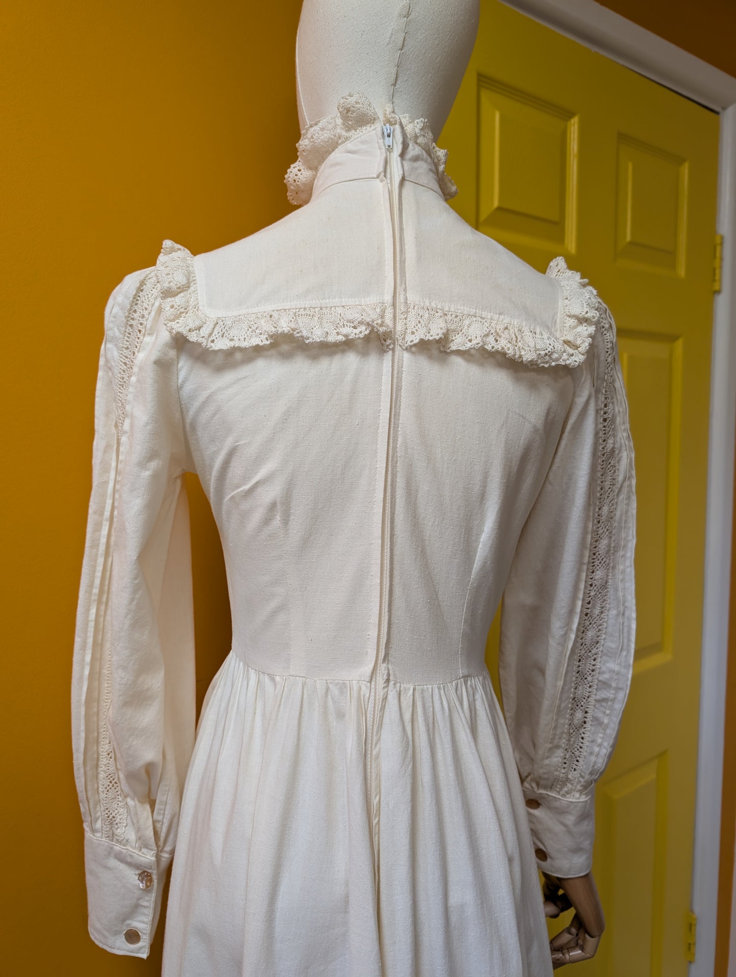1970s cotton and lace prairie dress - Size 8