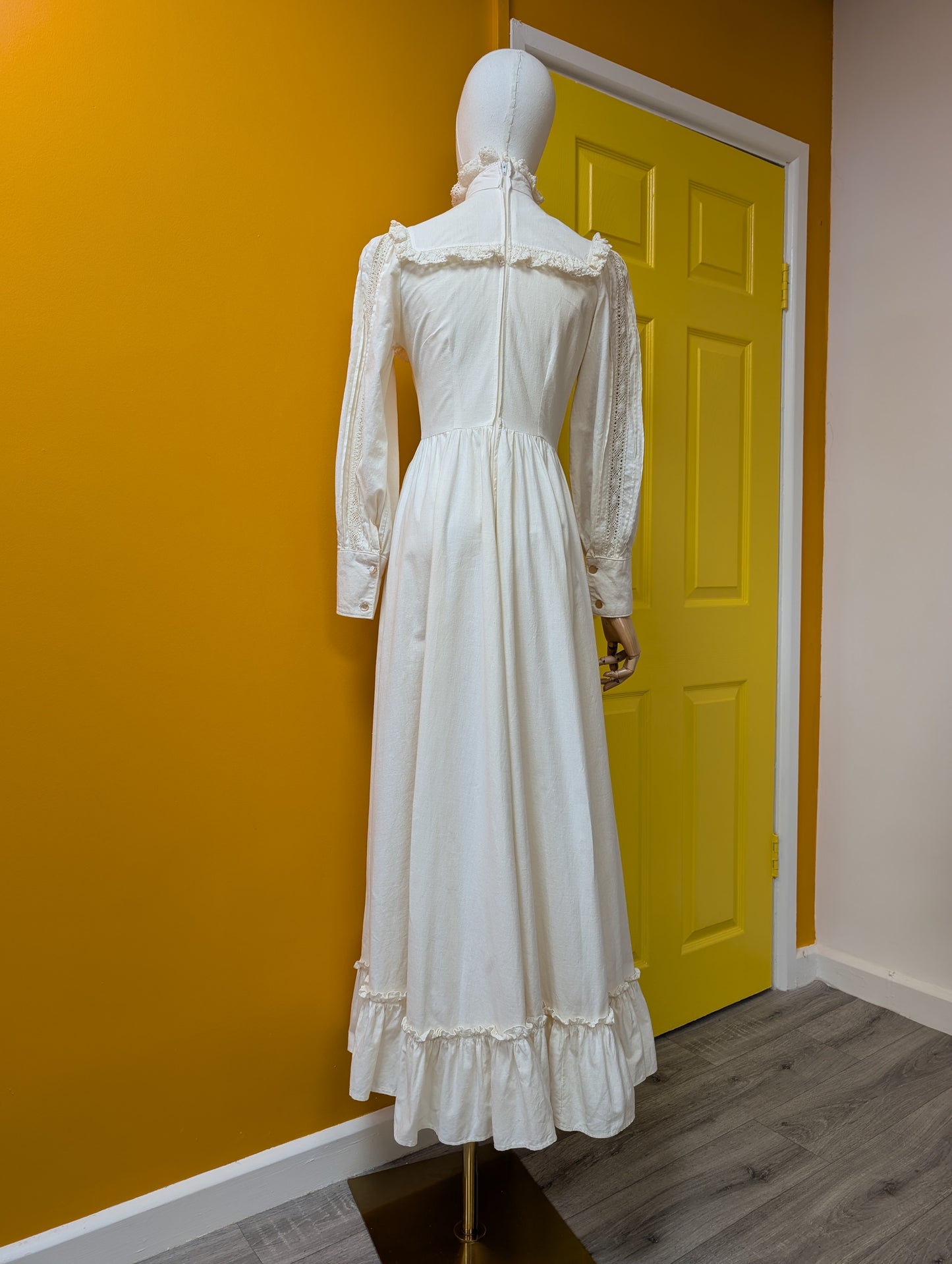 1970s cotton and lace prairie dress - Size 8