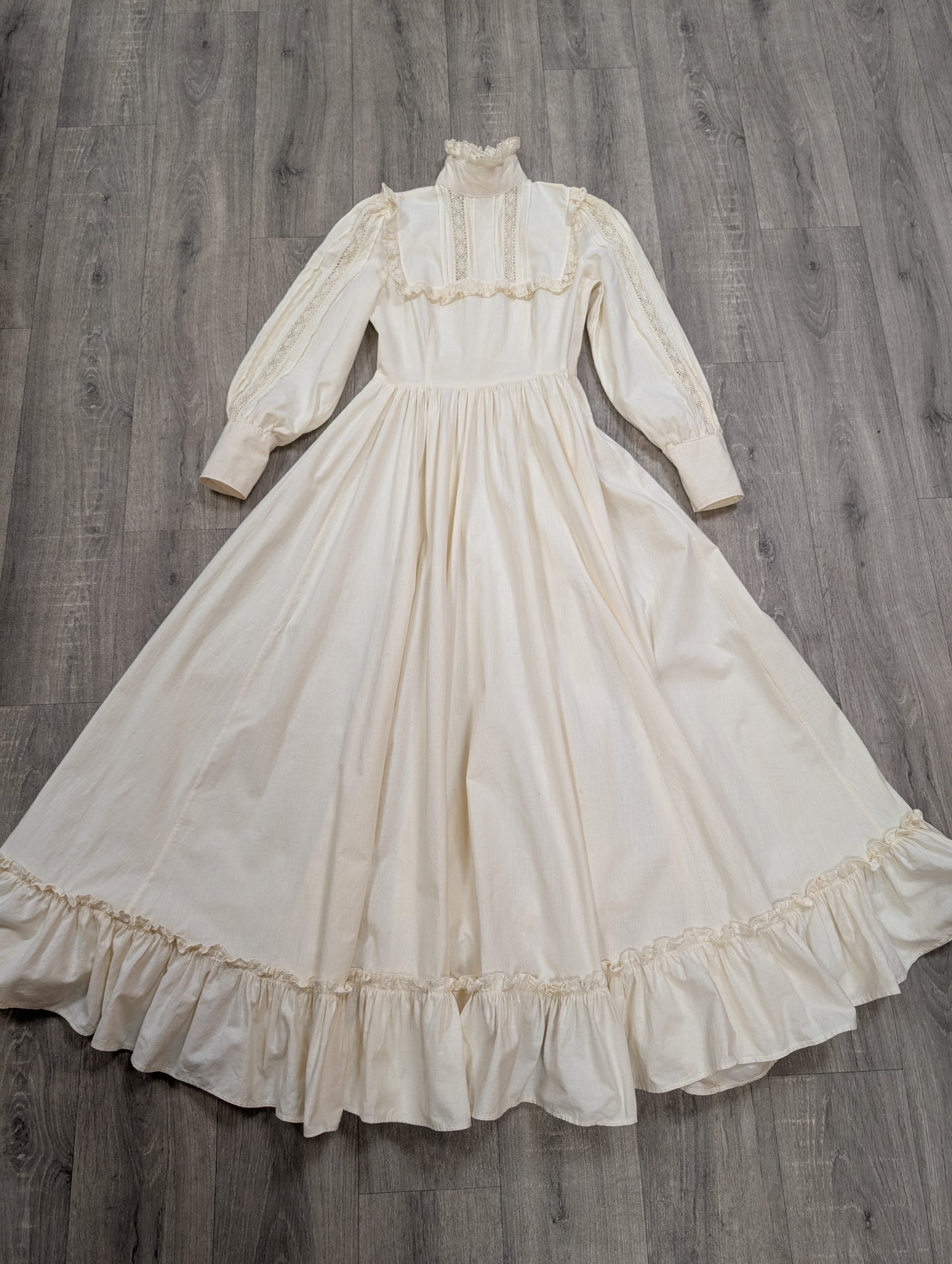 1970s cotton and lace prairie dress - Size 8
