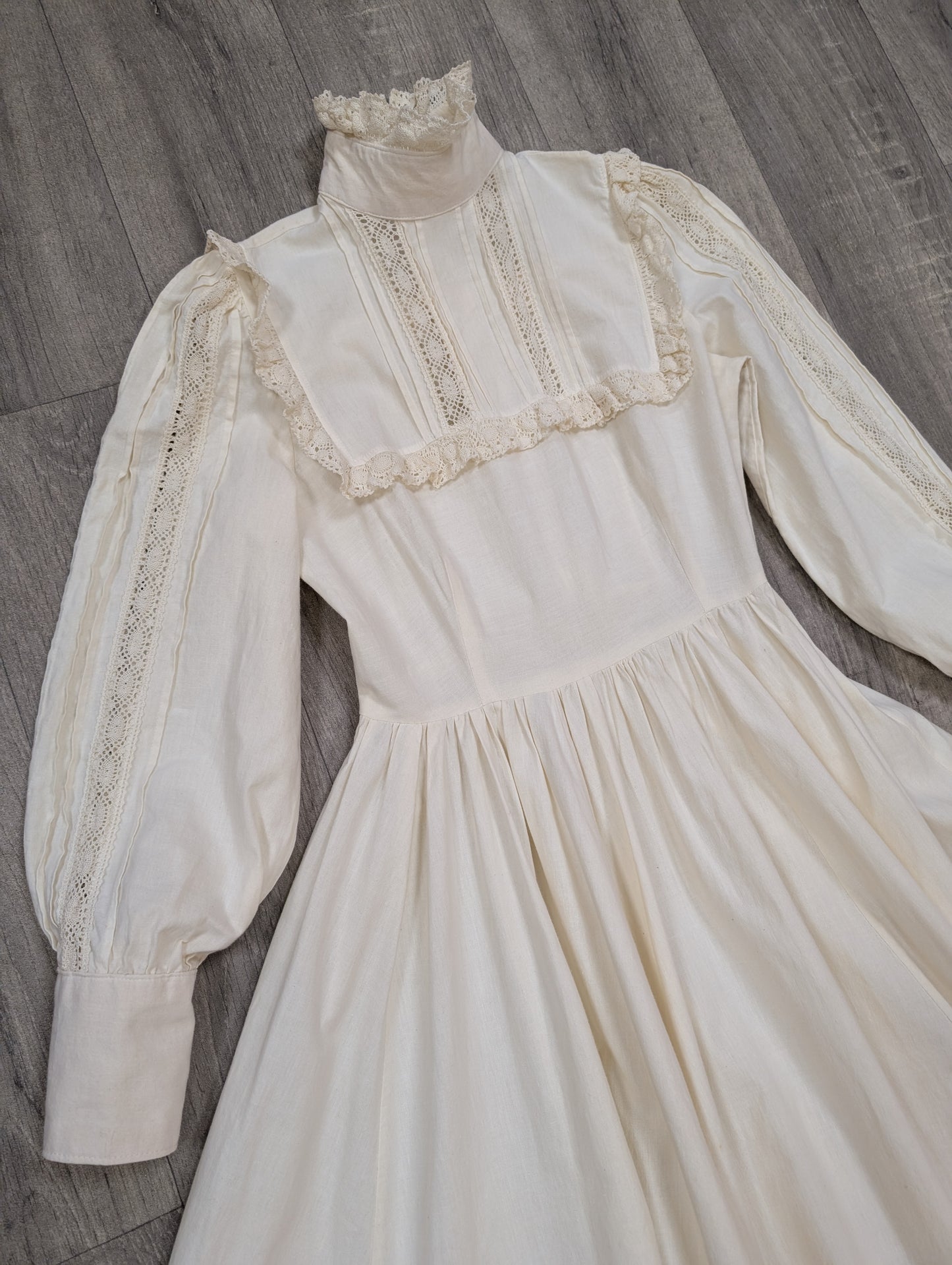 1970s cotton and lace prairie dress - Size 8