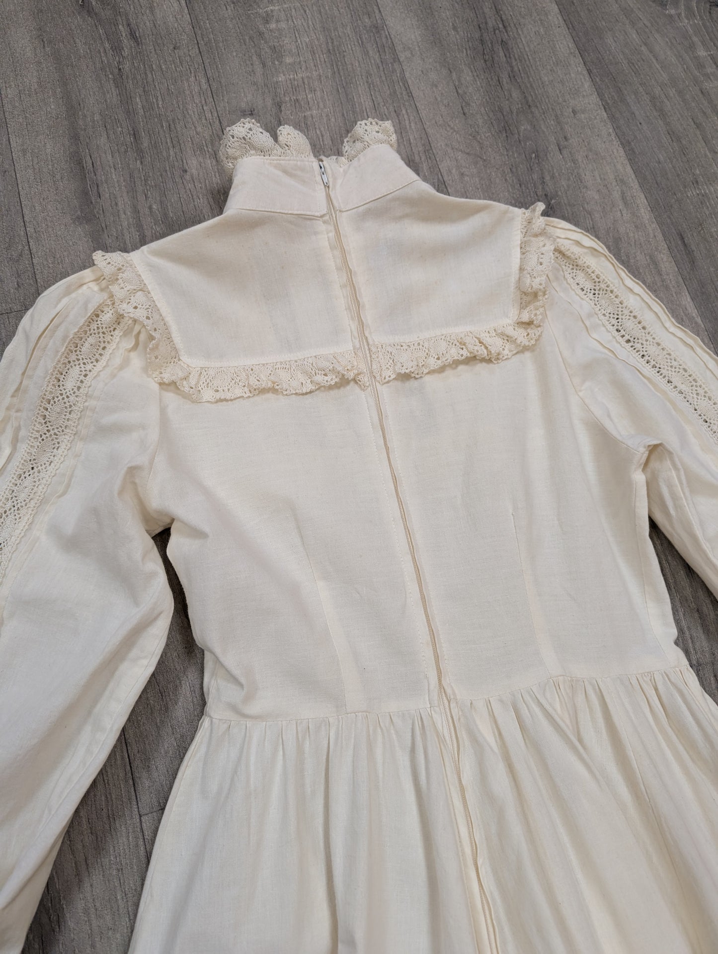 1970s cotton and lace prairie dress - Size 8