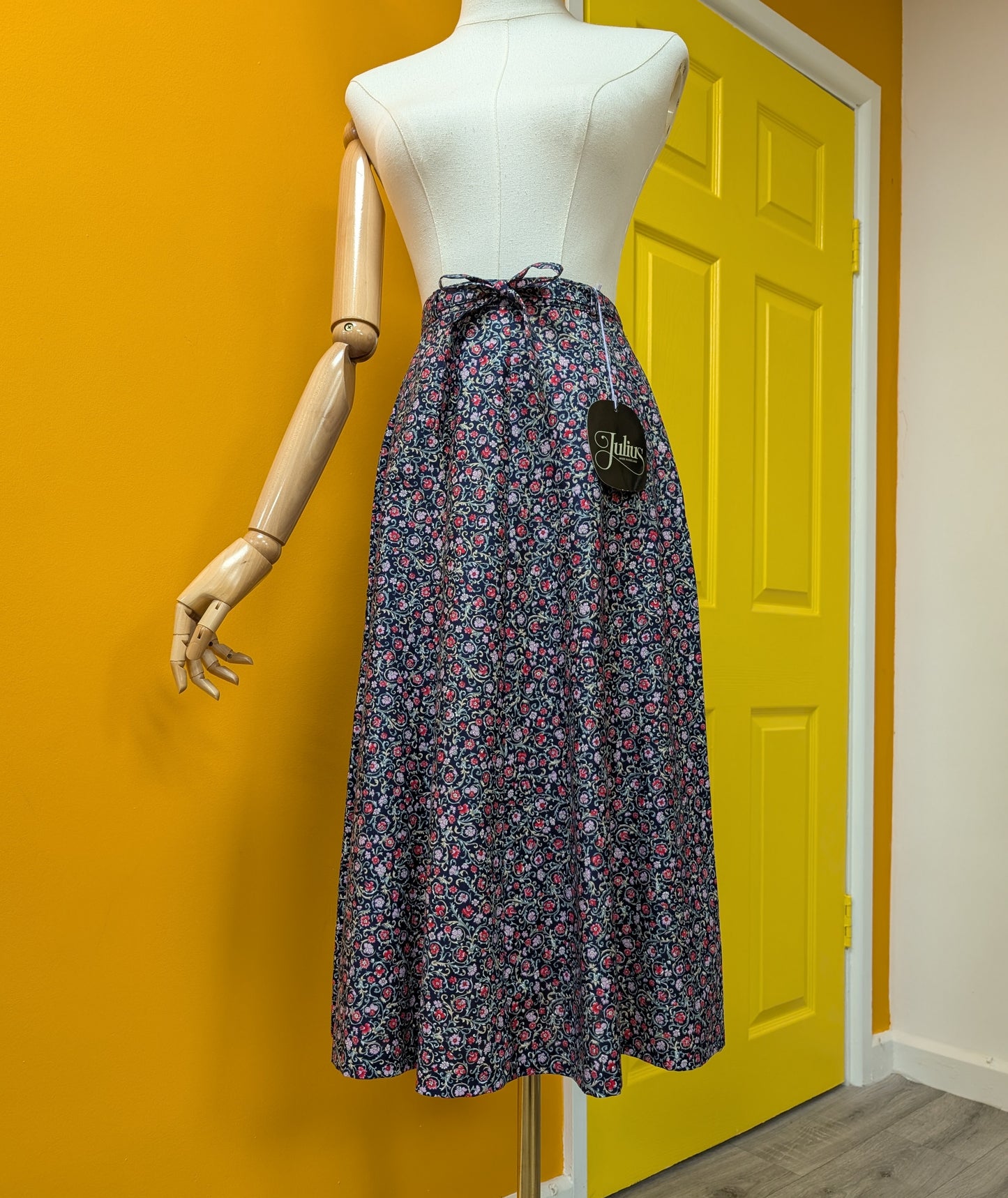 Deadstock 1970s Julius floral cotton skirt and belt - 24"W