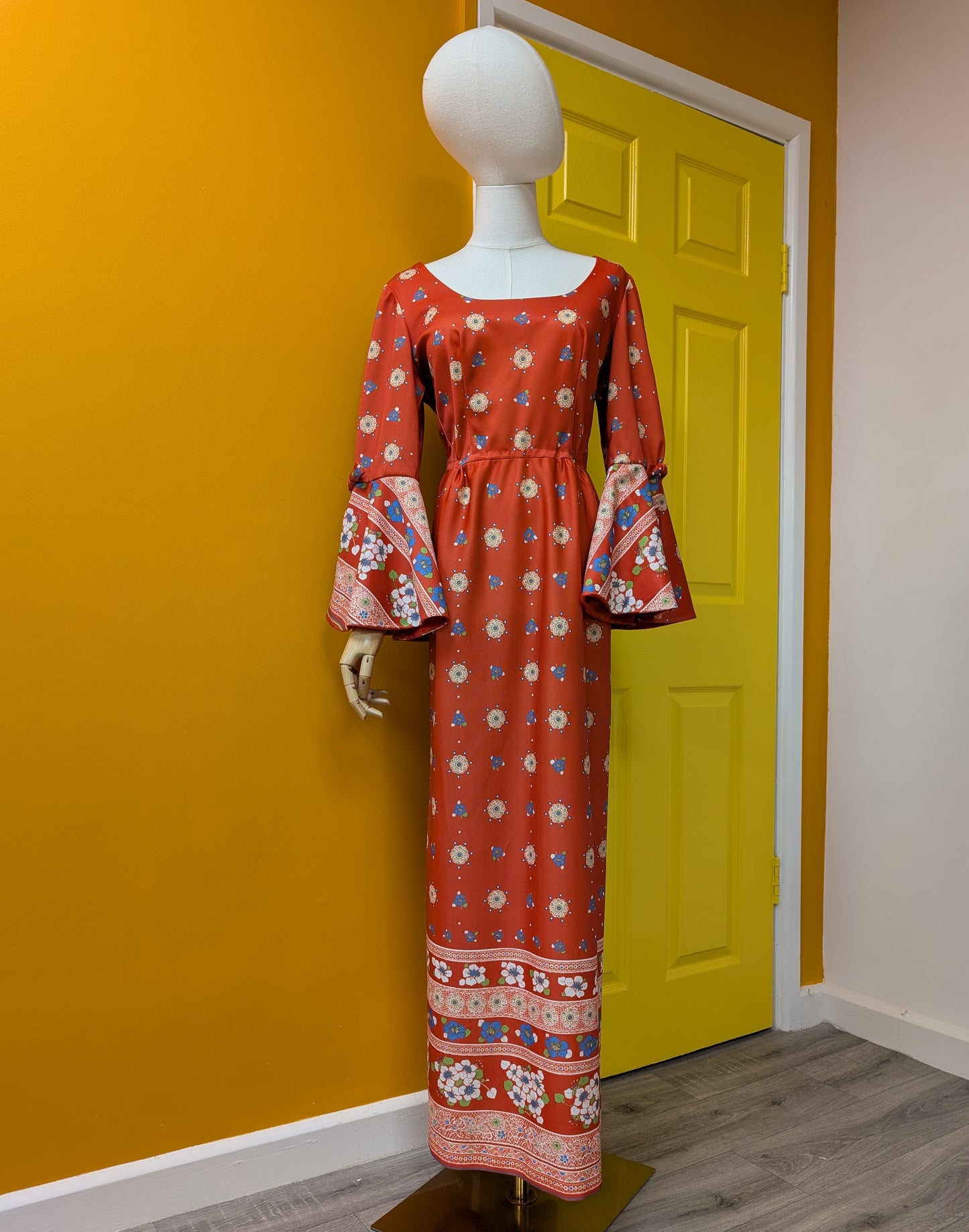 1970s maxi dress - Size 16