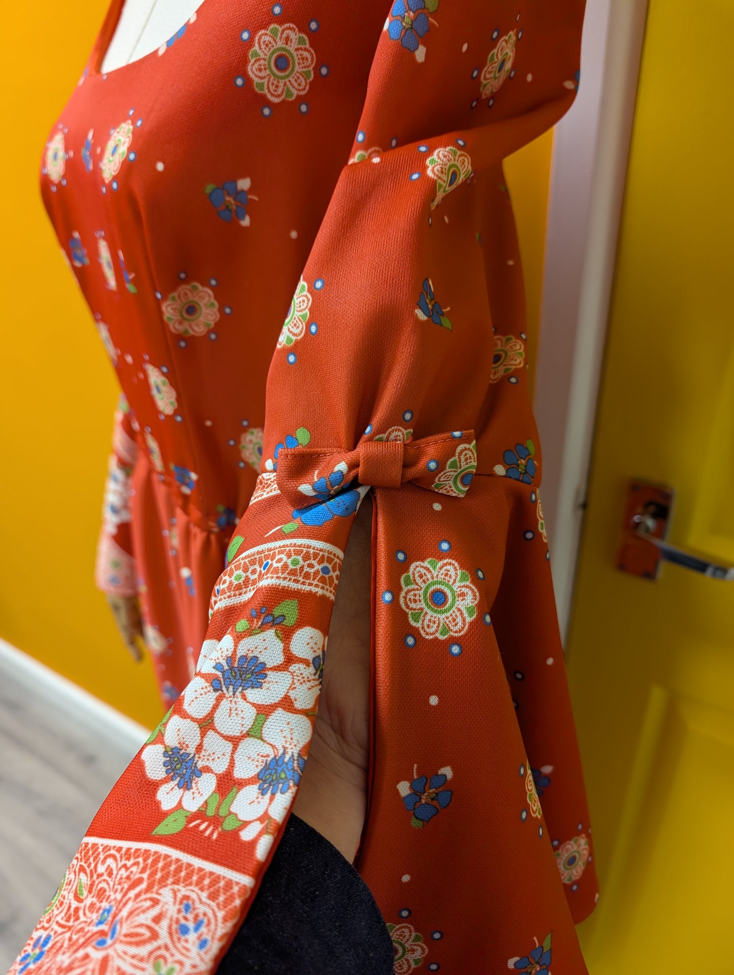 1970s maxi dress - Size 16