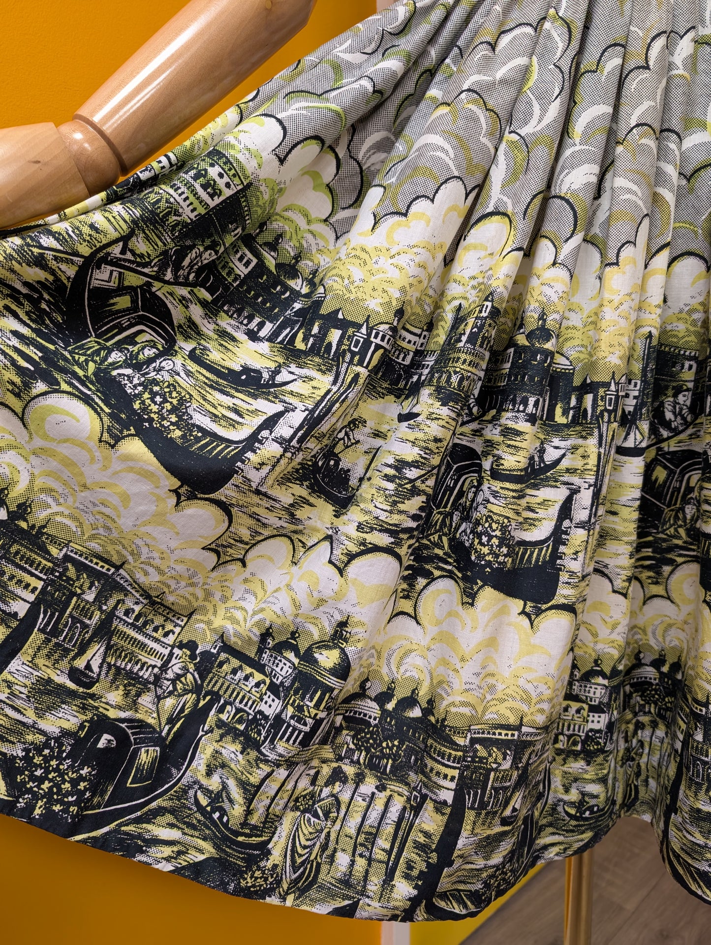 1950s novelty print Venice gondola cotton skirt - 23" waist