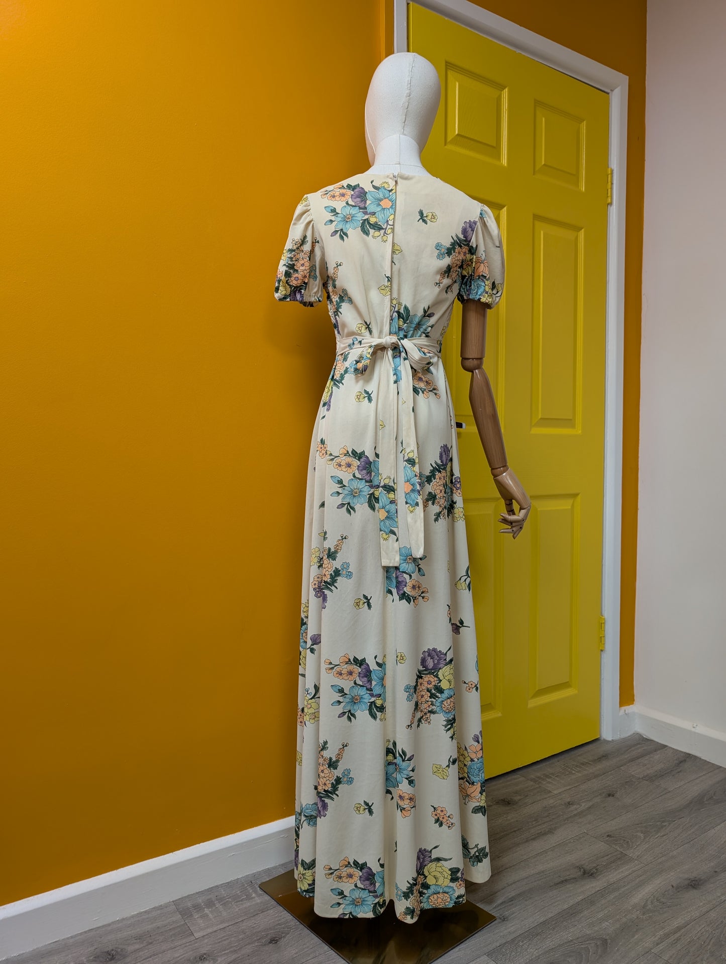 1970s floral maxi dress - Size 10/12/14
