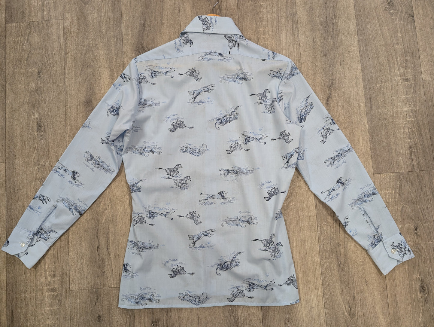 1970s Dickens novelty safari animal print dagger collar shirt