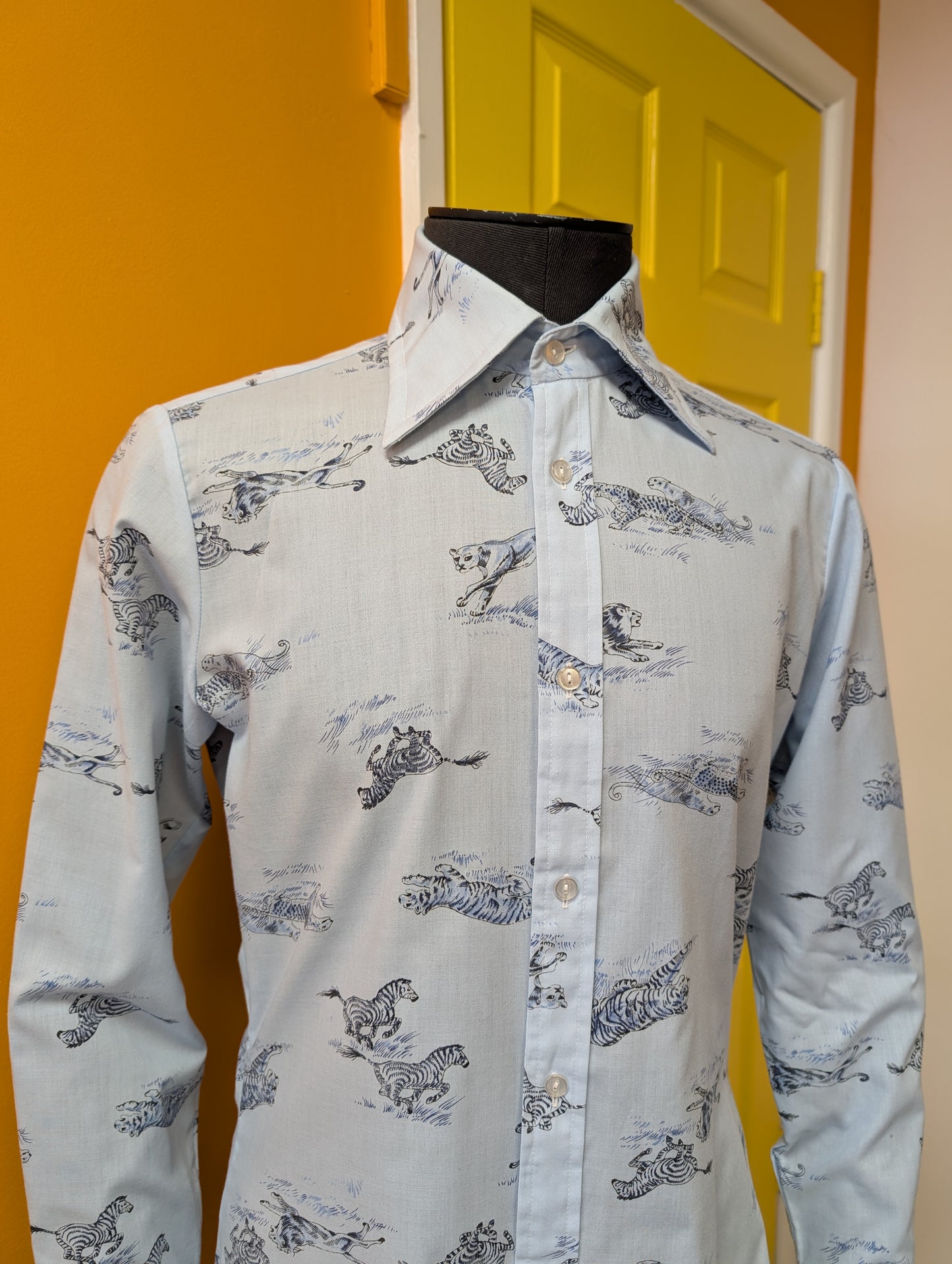 1970s Dickens novelty safari animal print dagger collar shirt