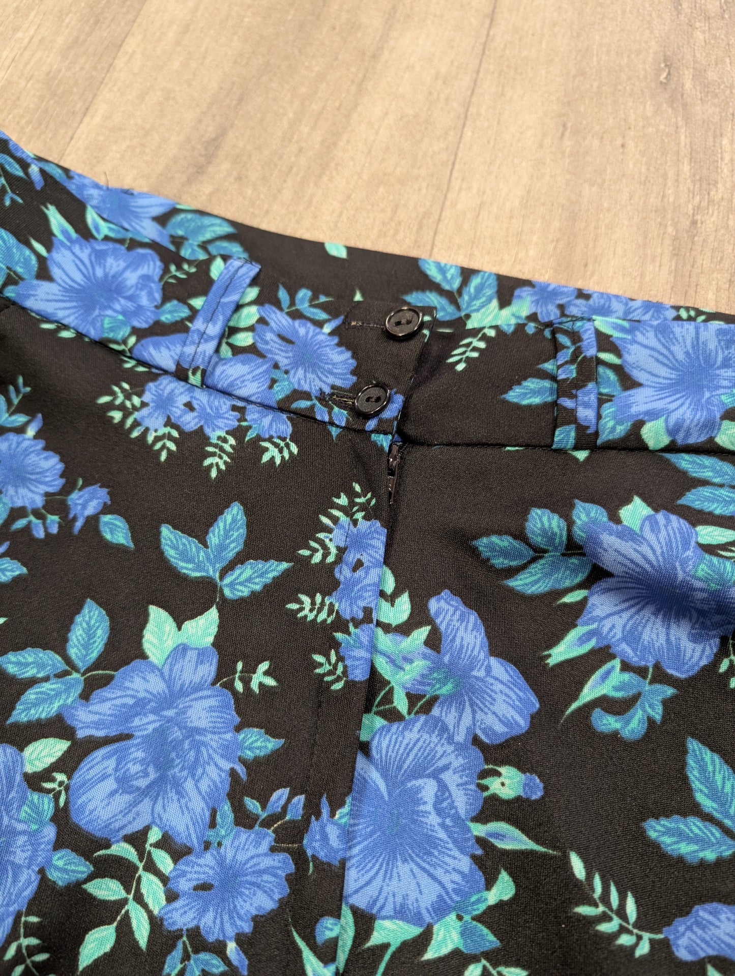 1970s C&A blue/black floral skirt - 27" waist