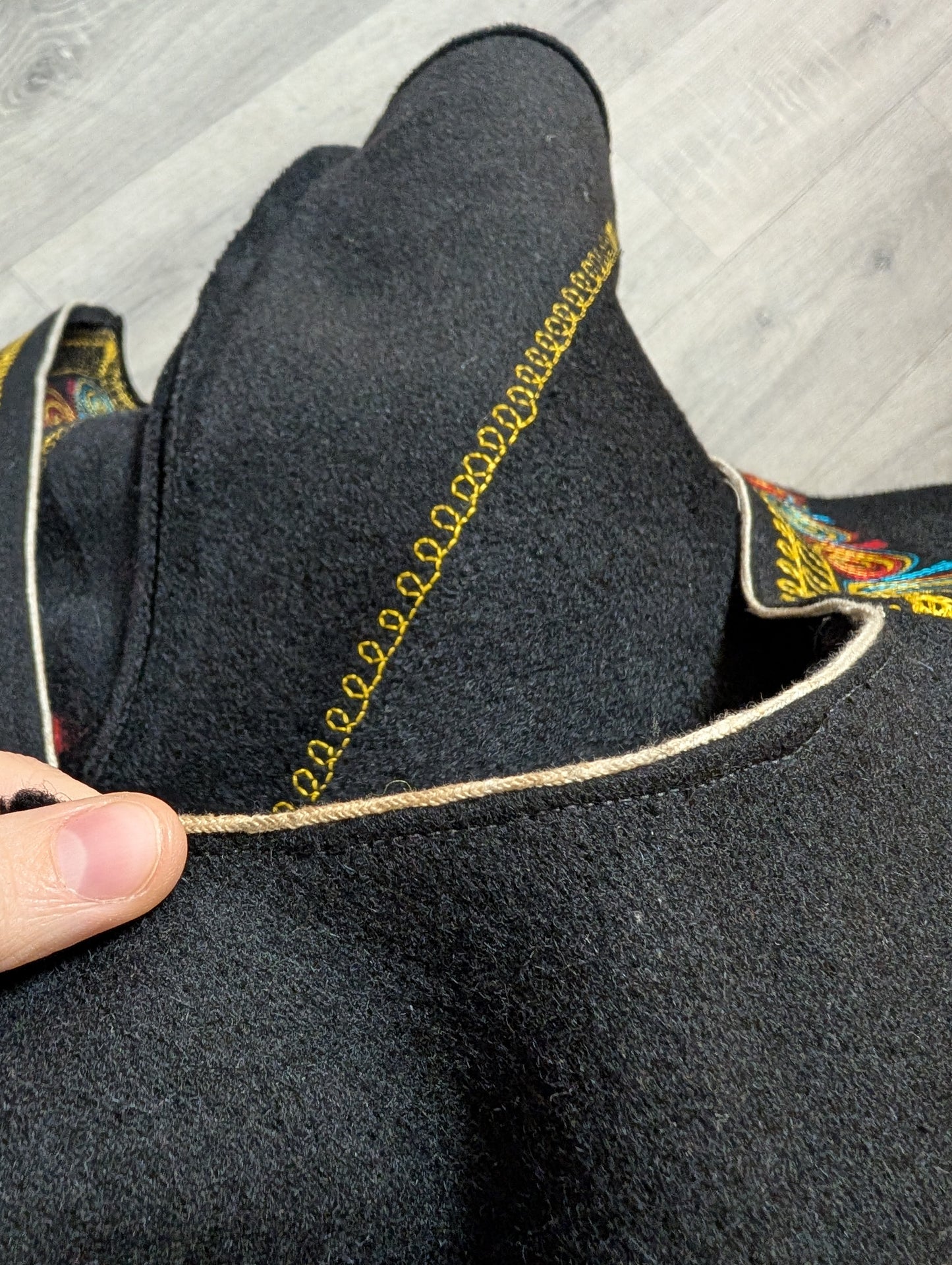 Embroidered wool waistcoat - S