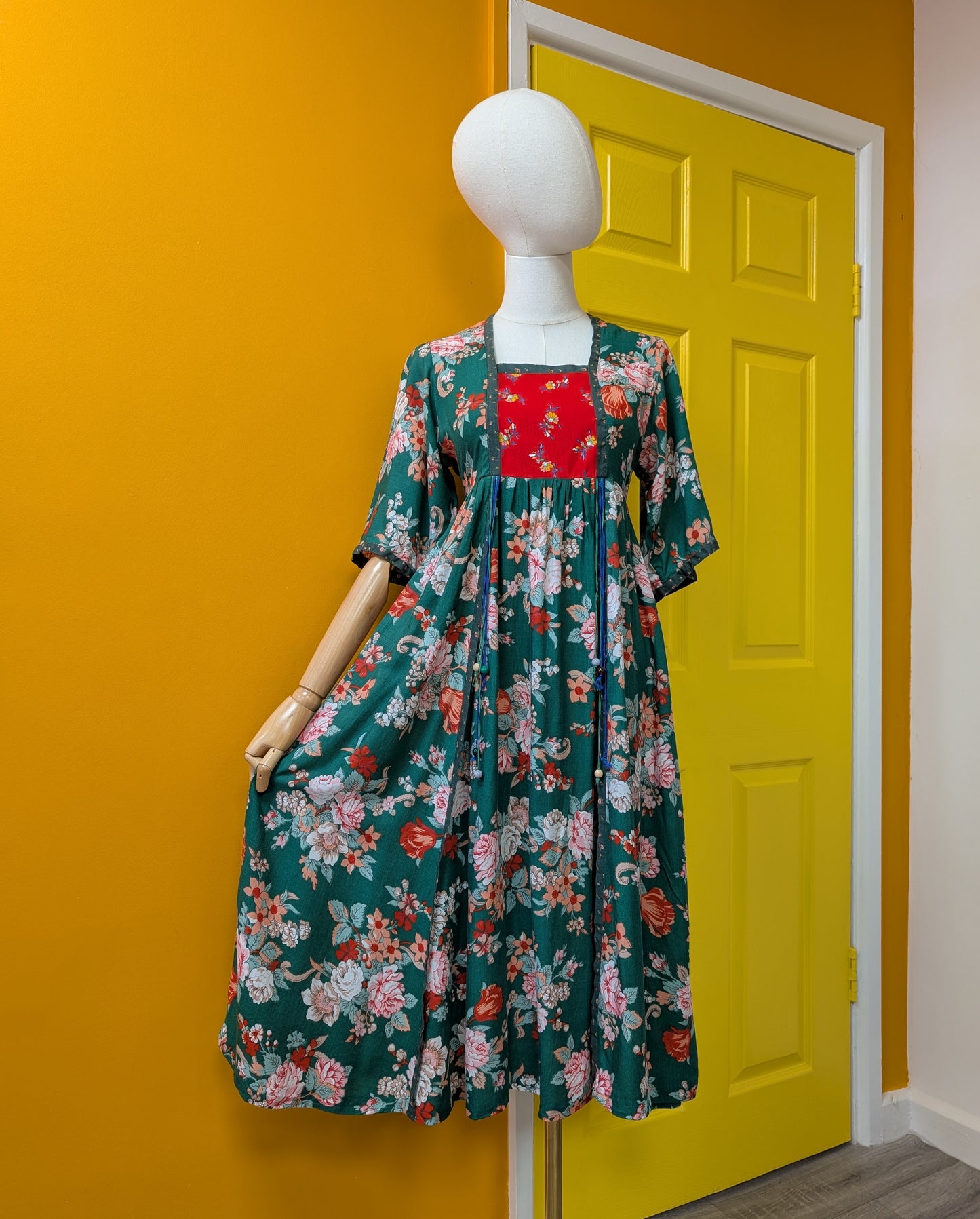 1970s Ann Reeves & Co floral dress - S/8