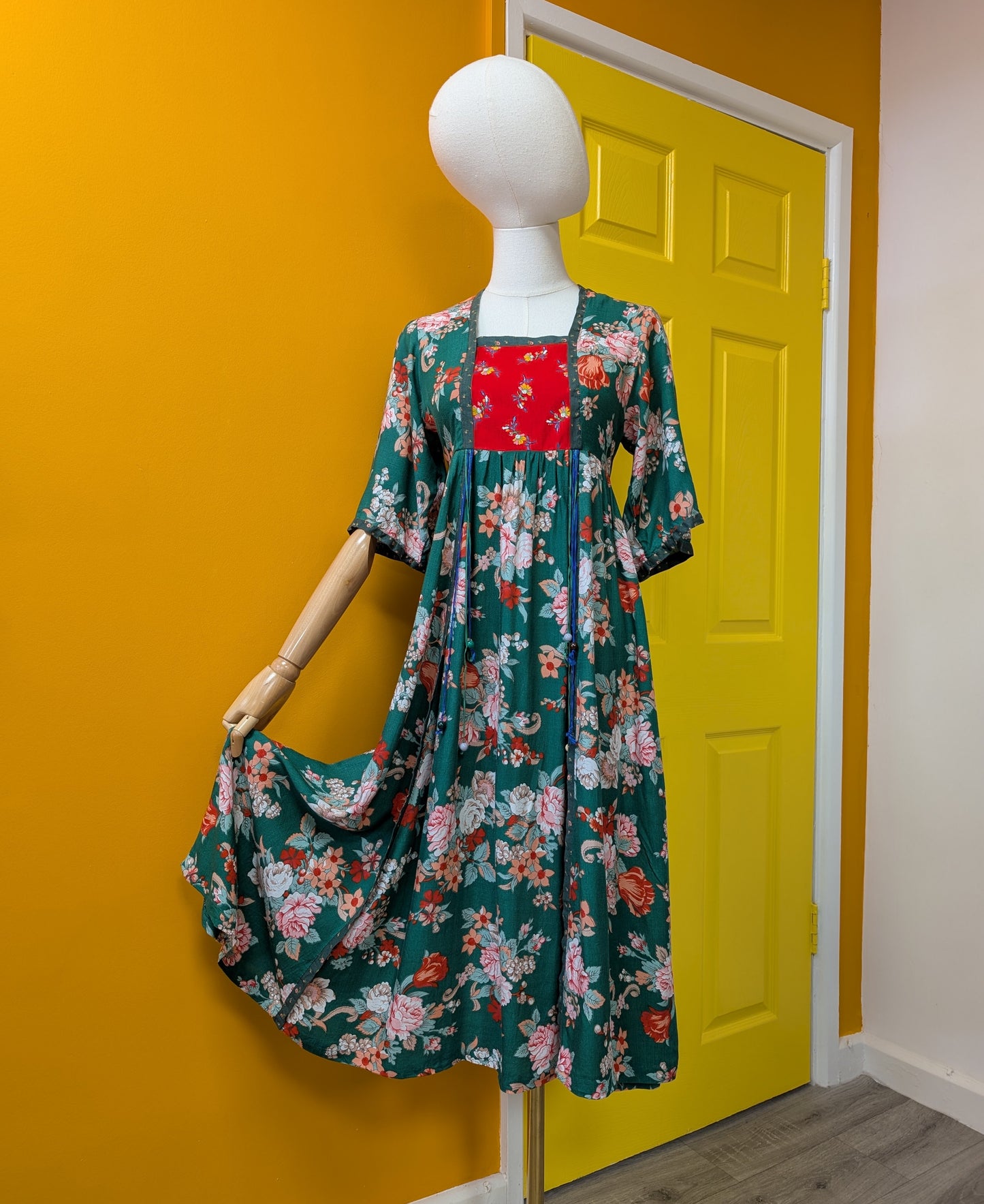 1970s Ann Reeves & Co floral dress - S/8