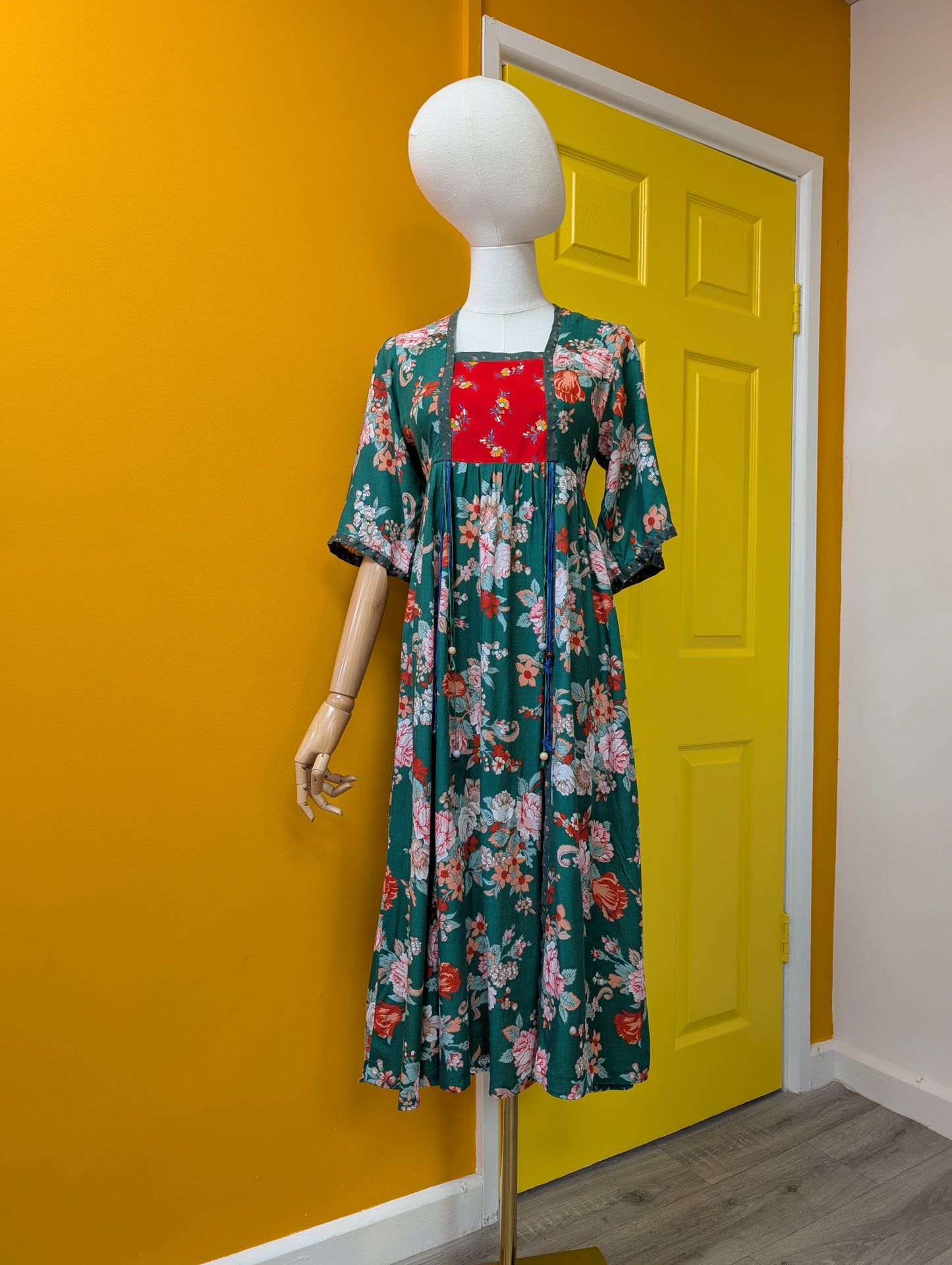 1970s Ann Reeves & Co floral dress - S/8