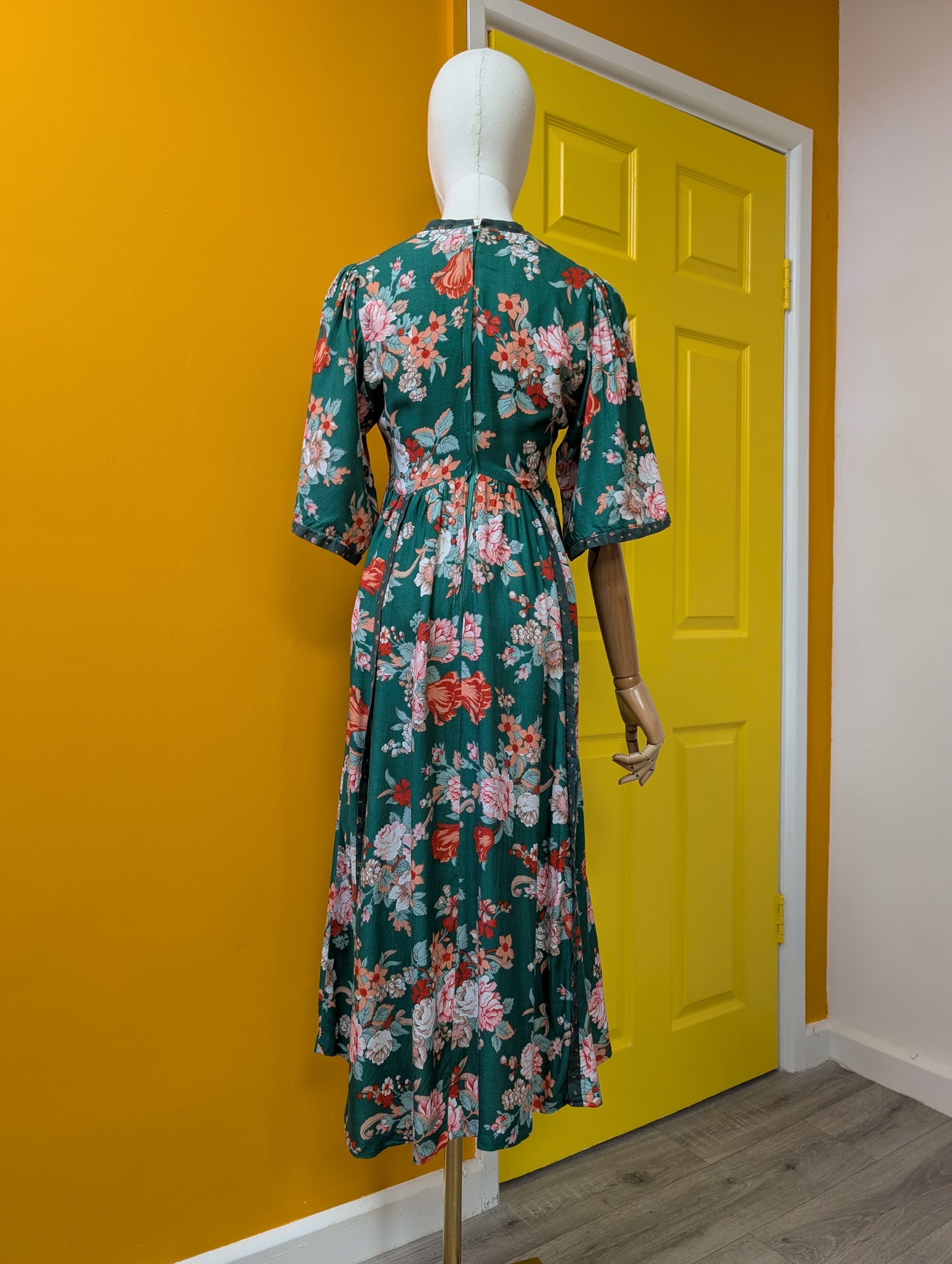 1970s Ann Reeves & Co floral dress - S/8