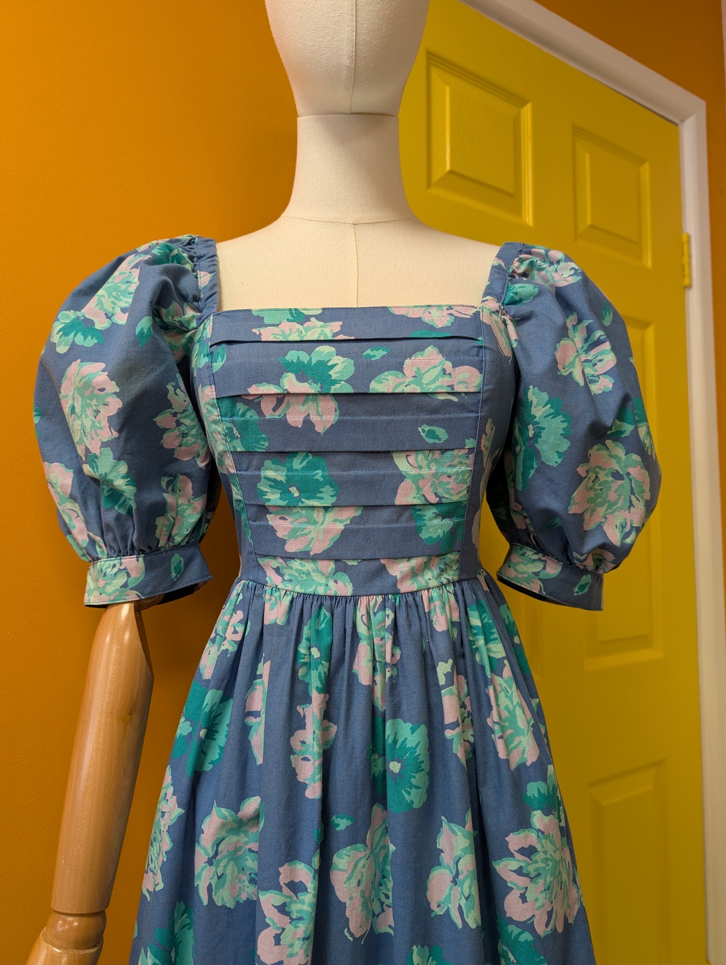 1980s Laura Ashley floral cotton dress - S/8