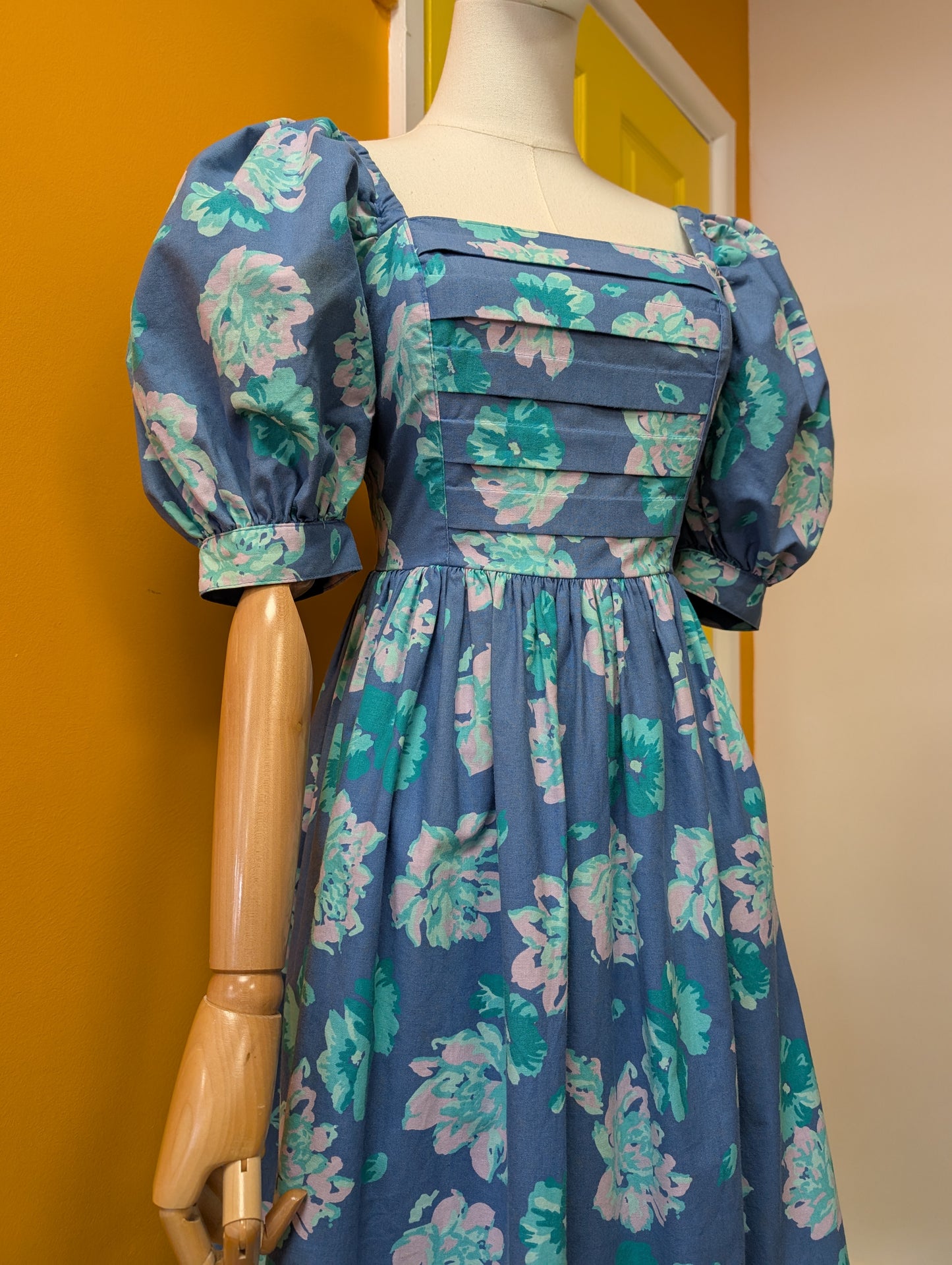 1980s Laura Ashley floral cotton dress - S/8