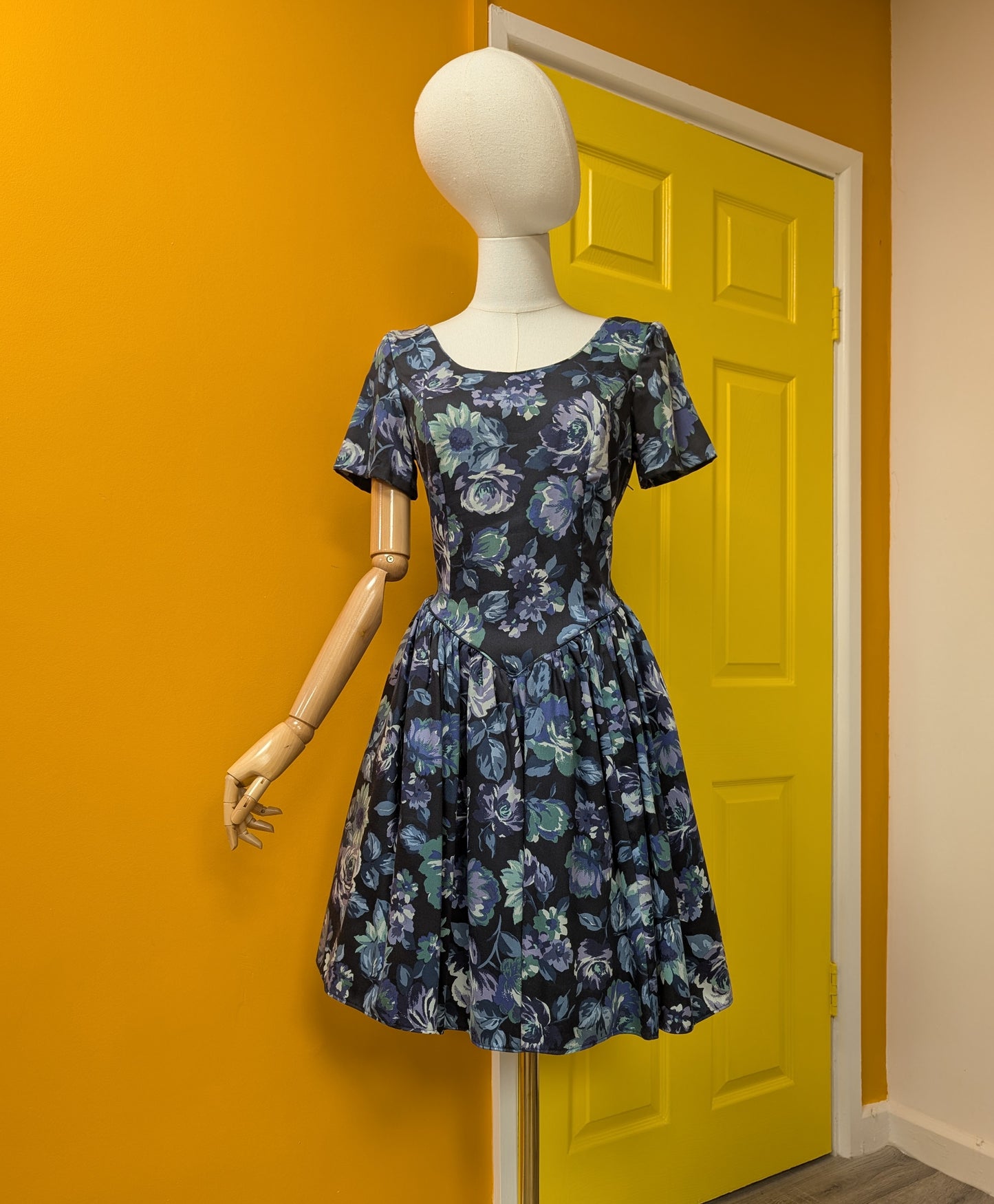 1980s Laura Ashley bow back floral dress - S/8/10