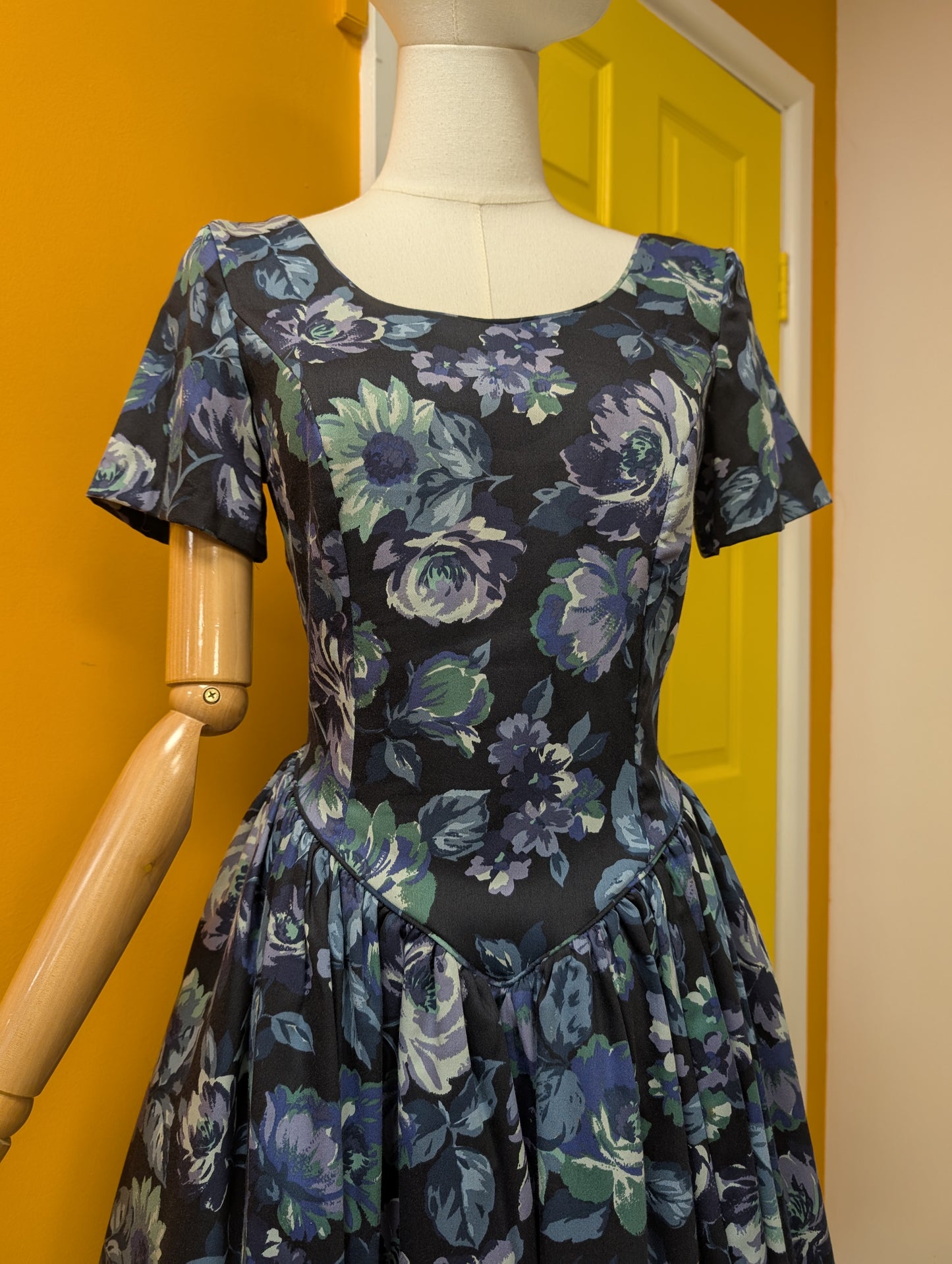 1980s Laura Ashley bow back floral dress - S/8/10