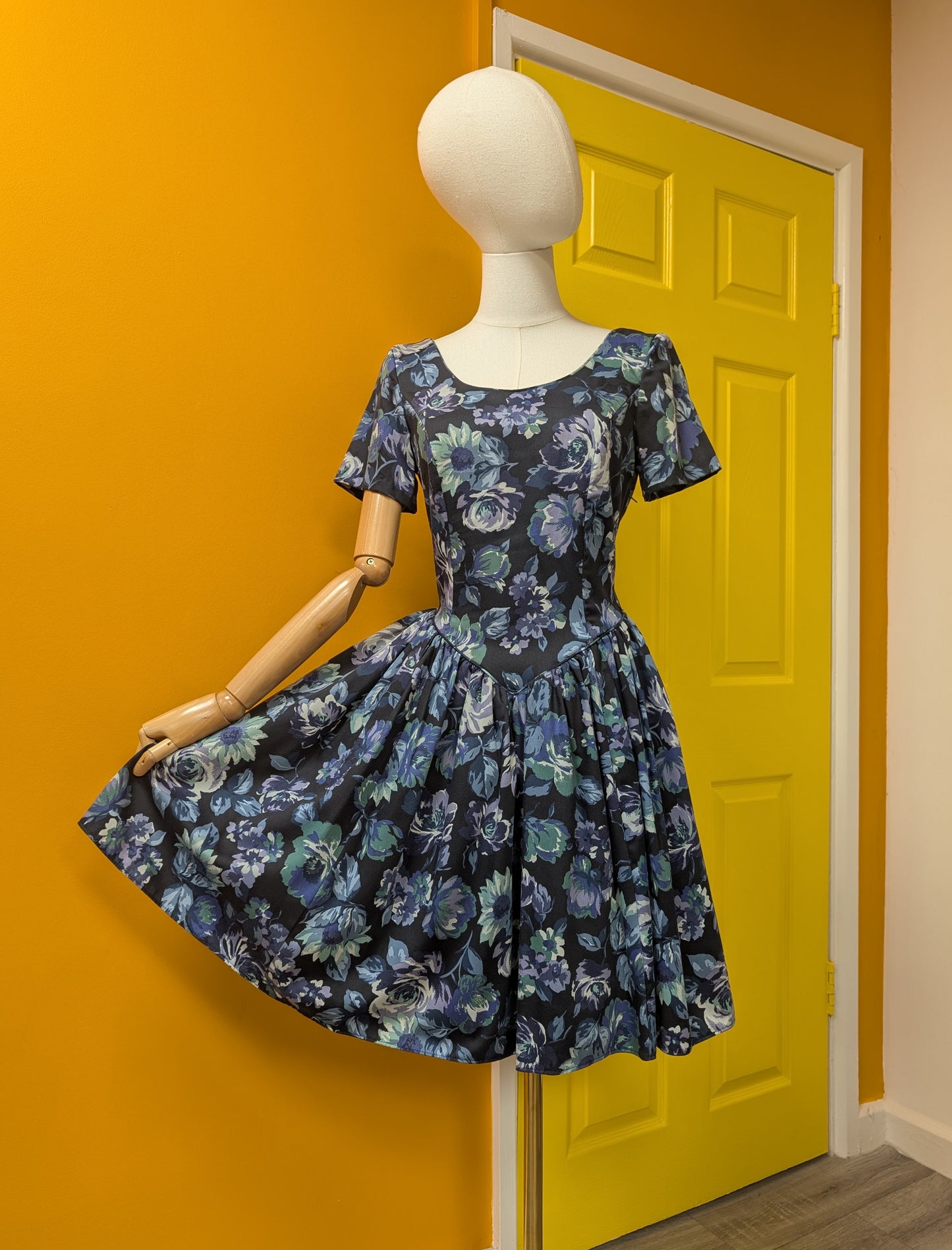 1980s Laura Ashley bow back floral dress - S/8/10