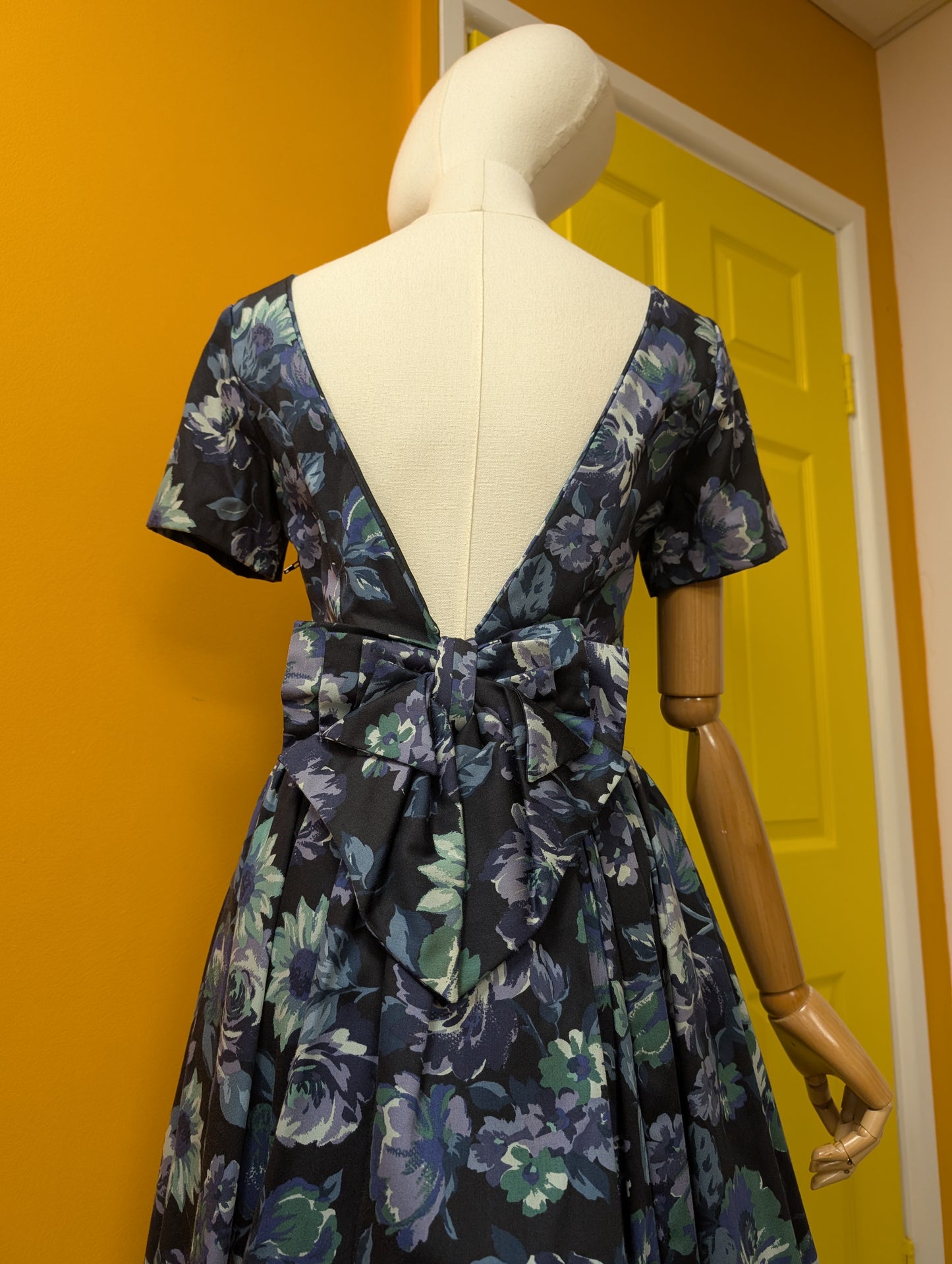 1980s Laura Ashley bow back floral dress - S/8/10