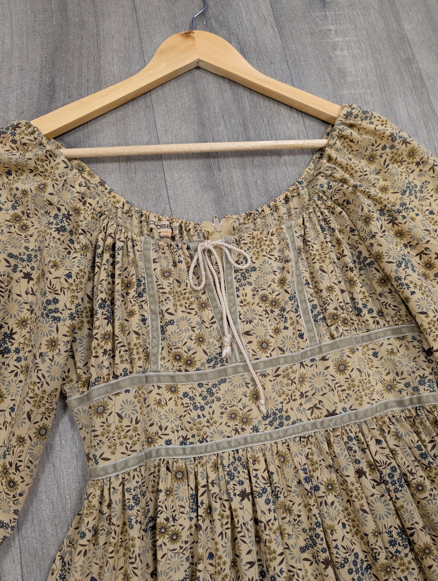 Gorgeous 1970s Clobber Jeff Banks floral peasant dress - S/8