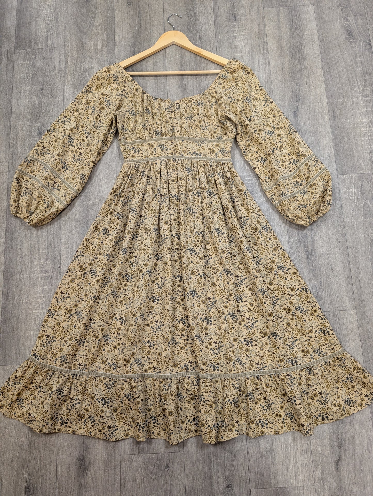 Gorgeous 1970s Clobber Jeff Banks floral peasant dress - S/8