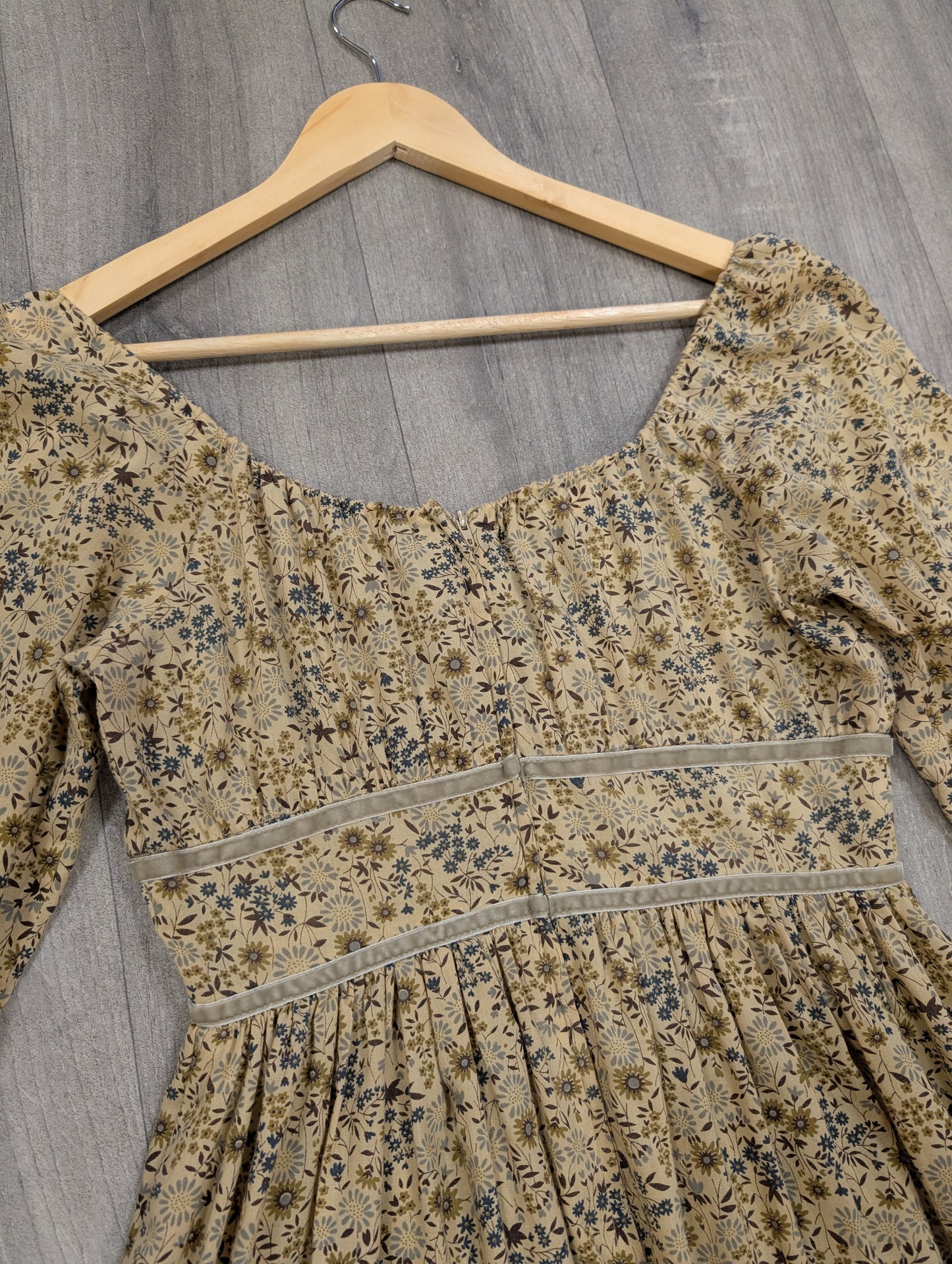 Gorgeous 1970s Clobber Jeff Banks floral peasant dress - S/8