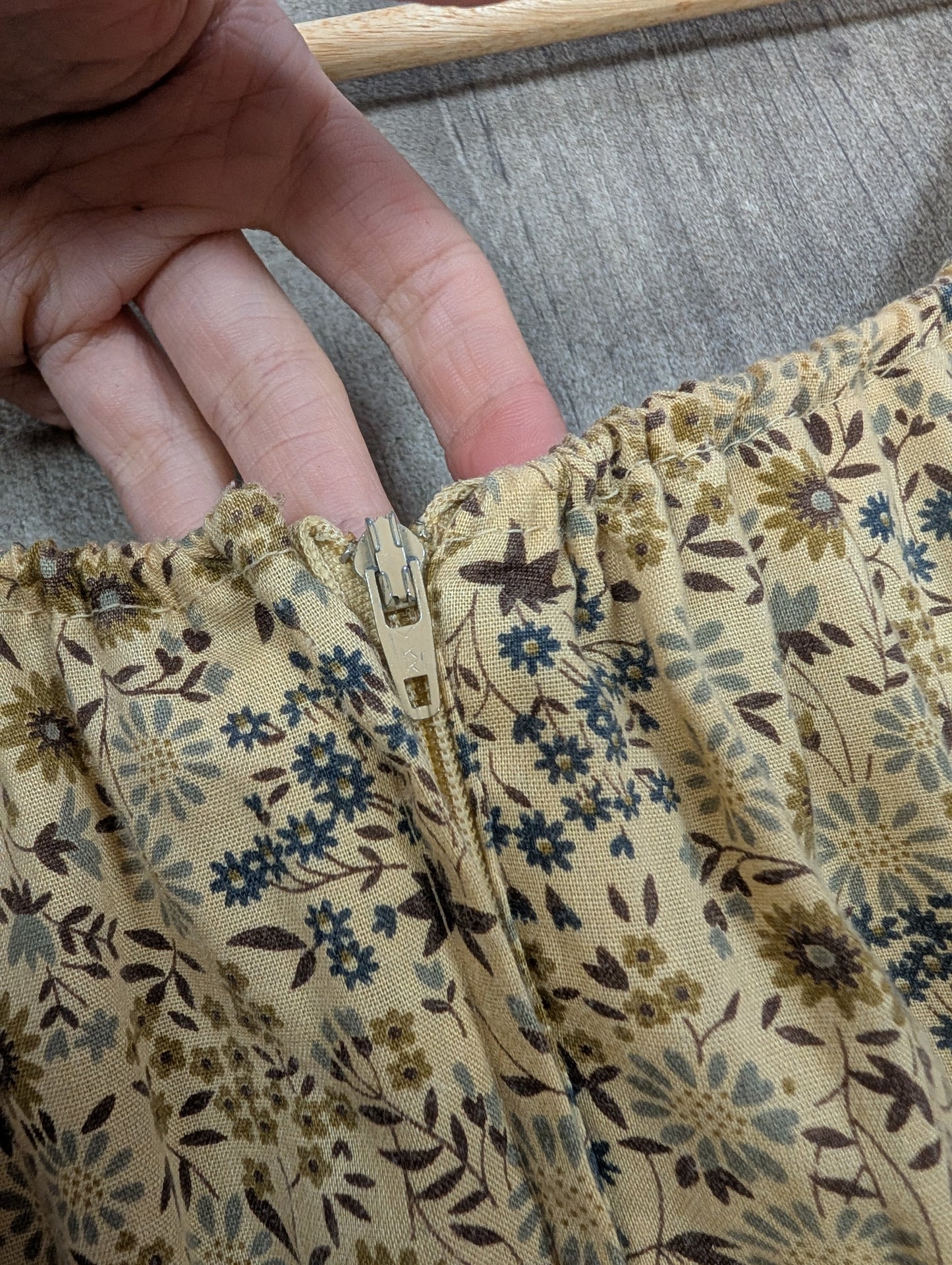 Gorgeous 1970s Clobber Jeff Banks floral peasant dress - S/8