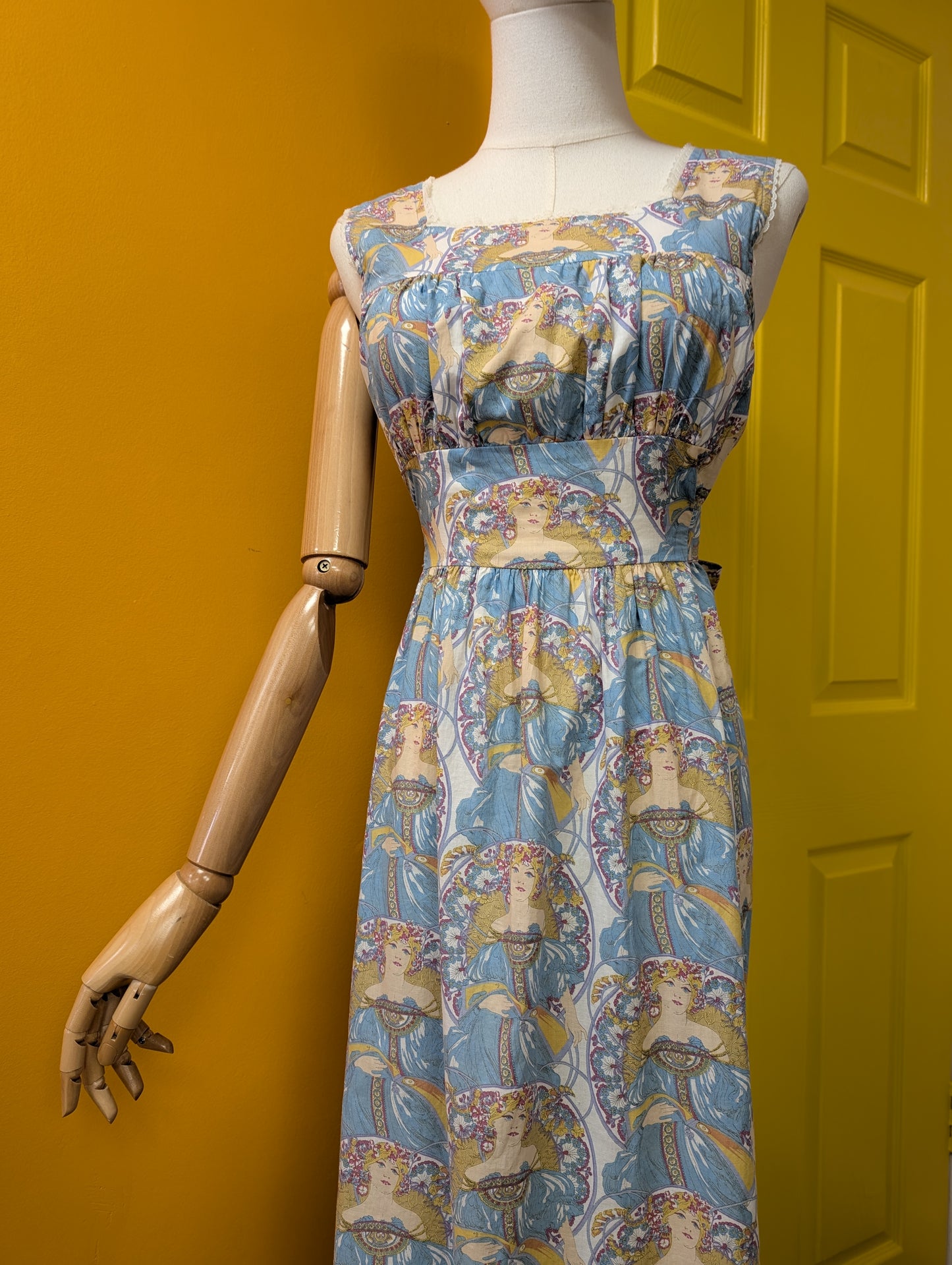 1970s Alphonse Mucha Art Nouveau print maxi dress - S/8/10