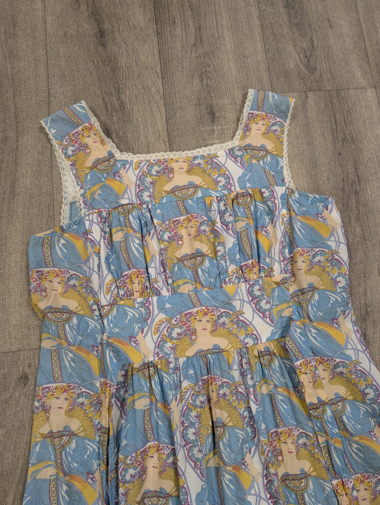 1970s Alphonse Mucha Art Nouveau print maxi dress - S/8/10