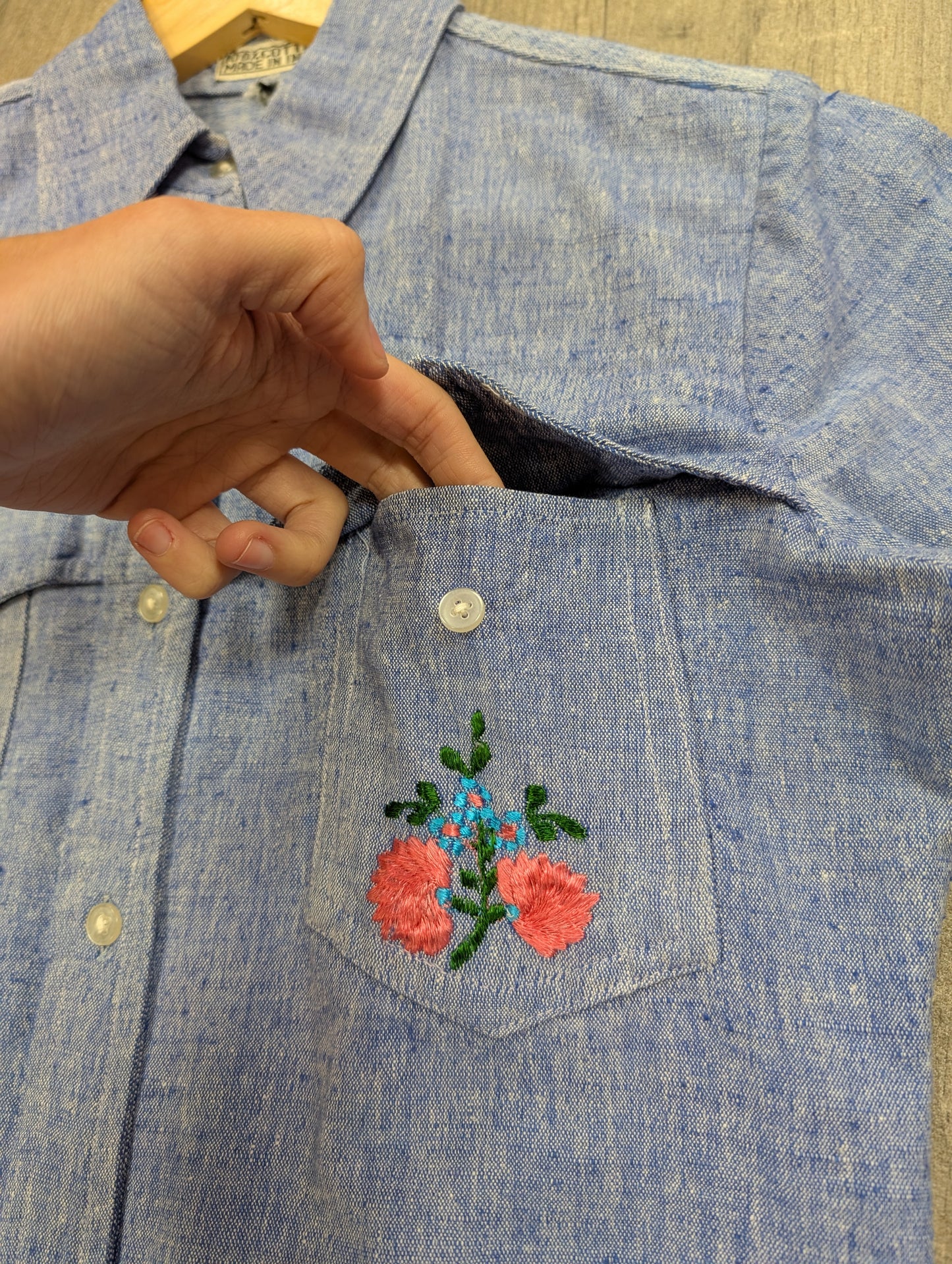 Sweet 1970s embroidered Indian cotton dagger collar shirt - S