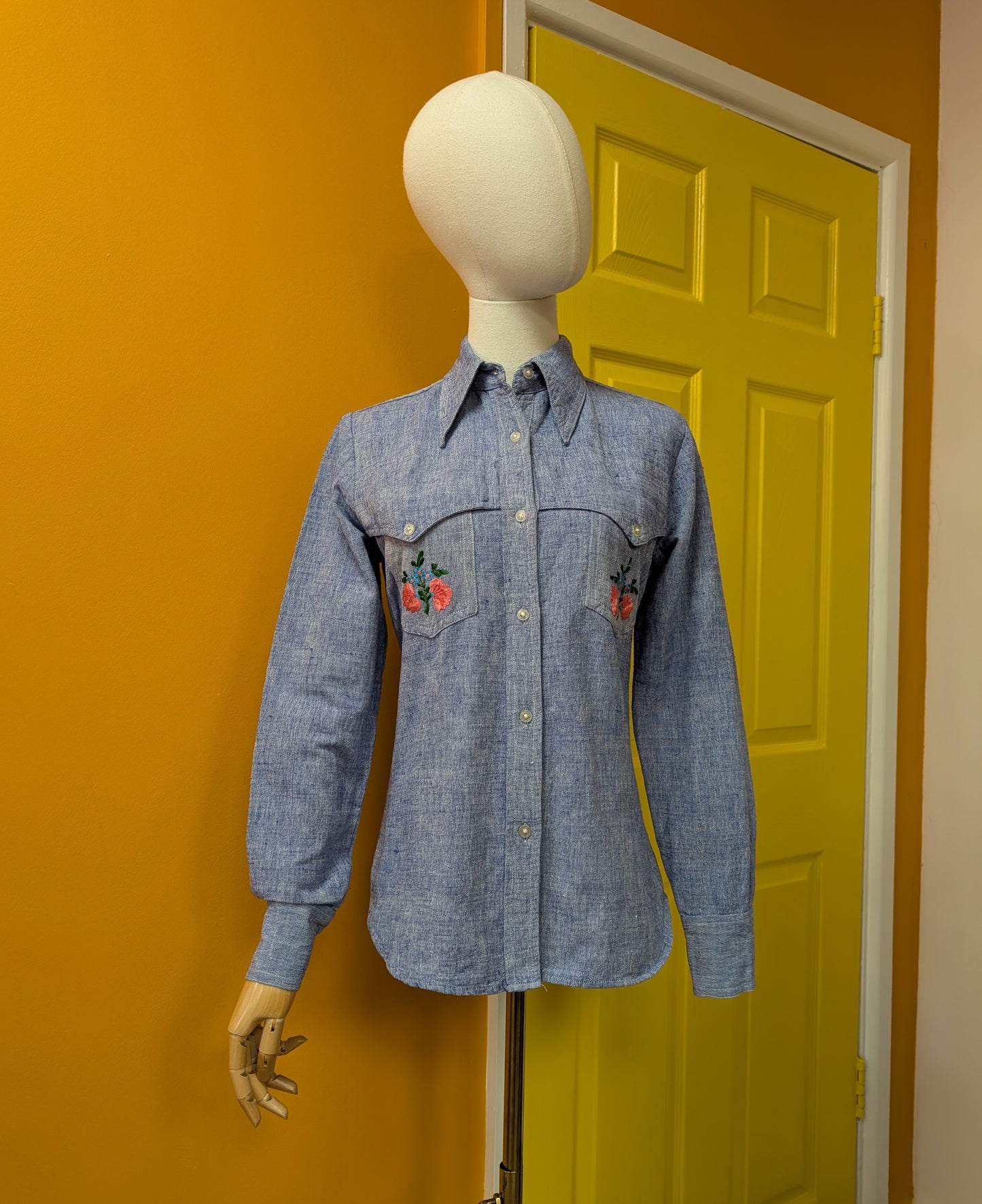 Sweet 1970s embroidered Indian cotton dagger collar shirt - S