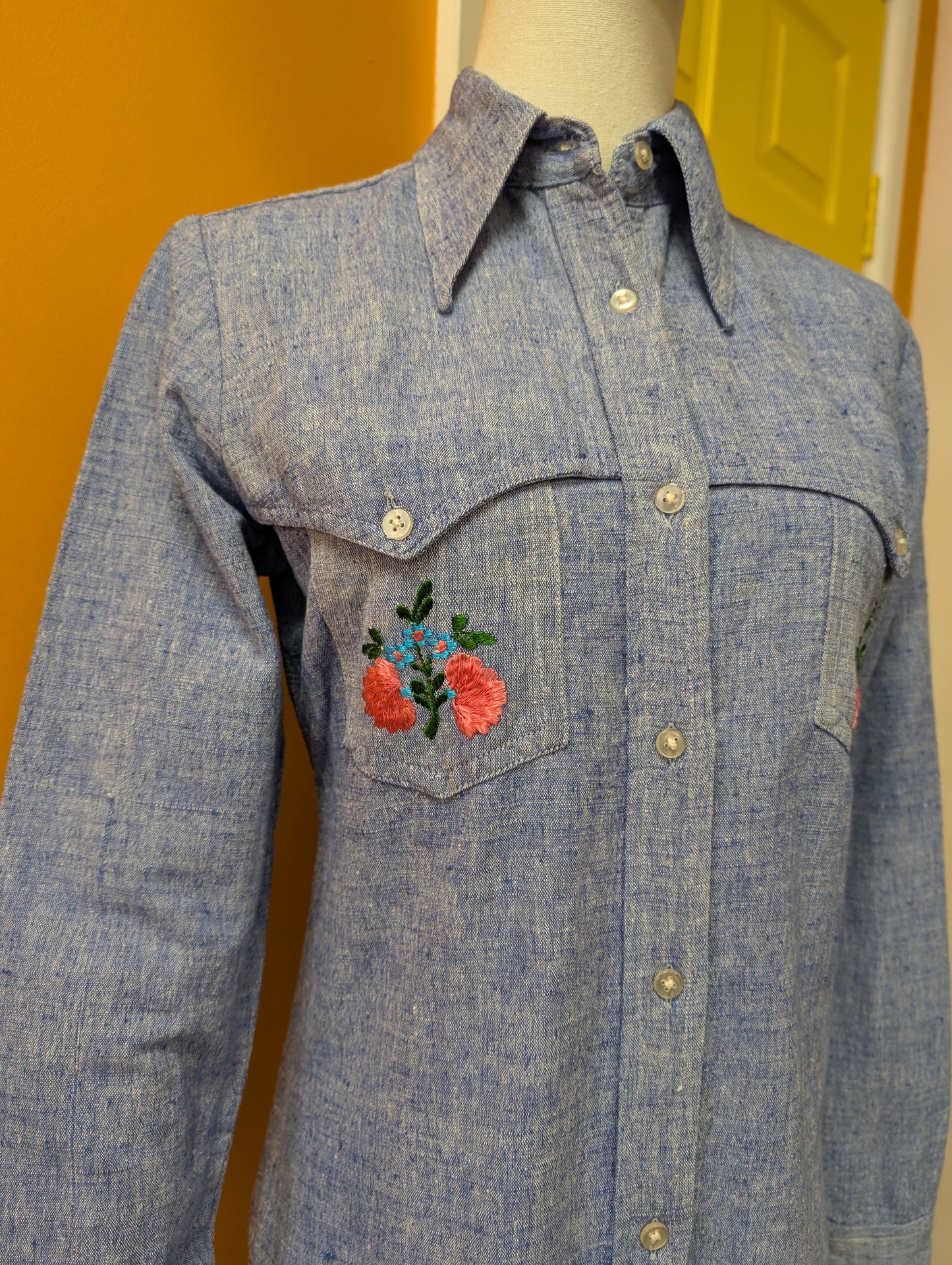 Sweet 1970s embroidered Indian cotton dagger collar shirt - S