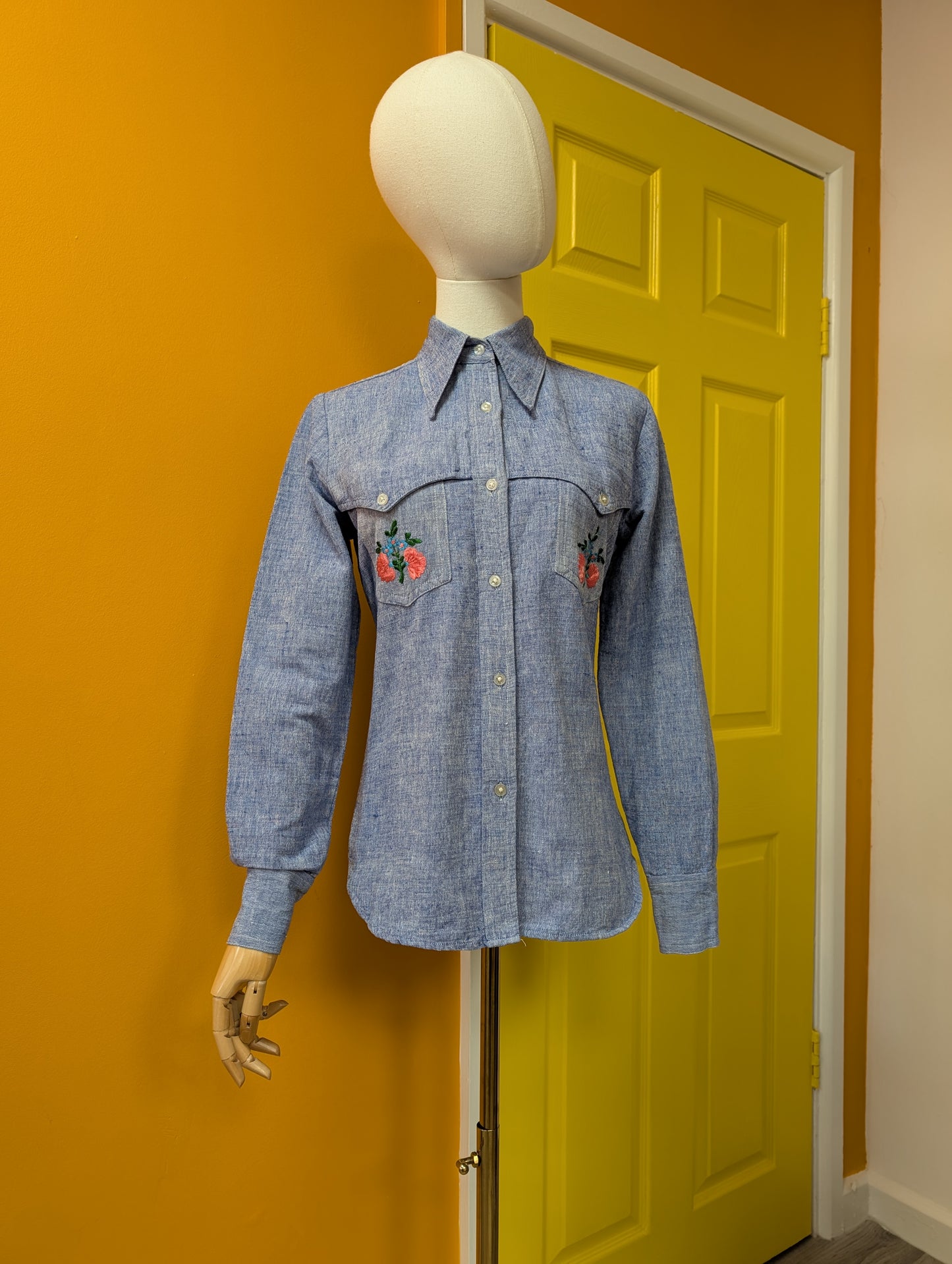 Sweet 1970s embroidered Indian cotton dagger collar shirt - S
