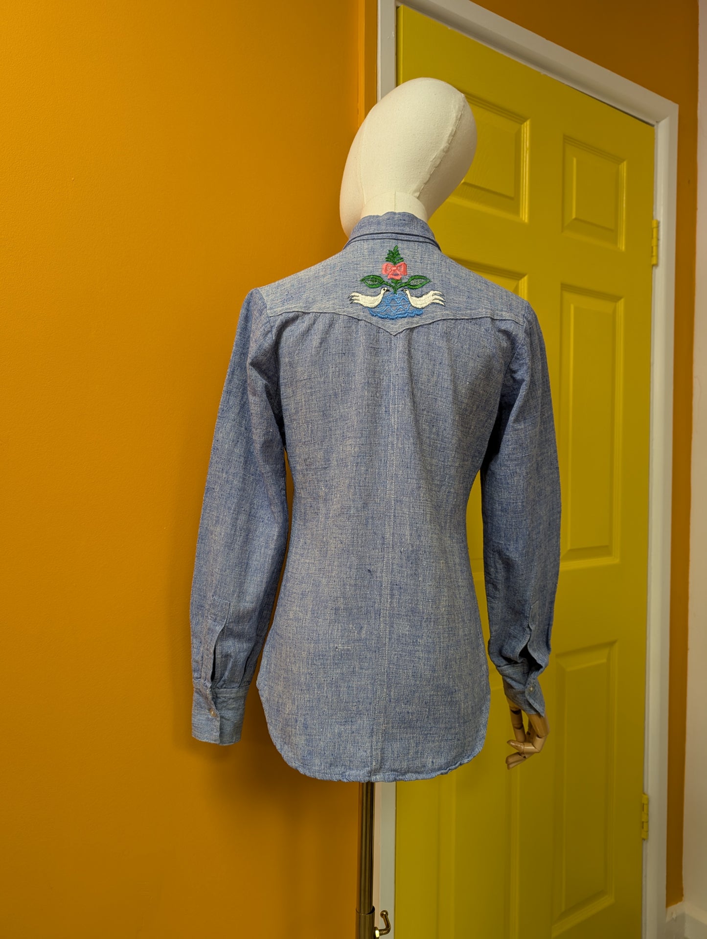 Sweet 1970s embroidered Indian cotton dagger collar shirt - S
