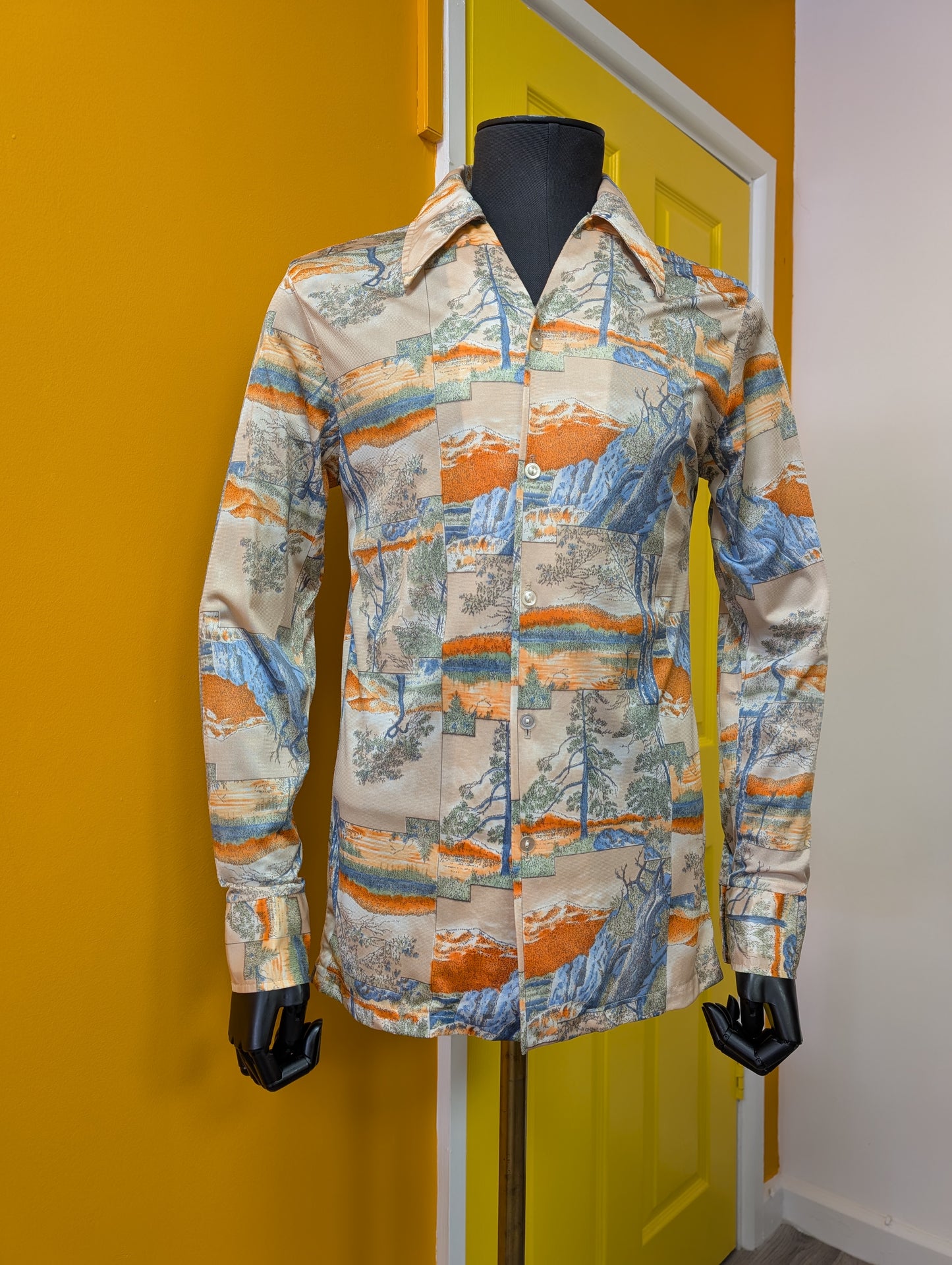 1970s California novelty tree print shirt