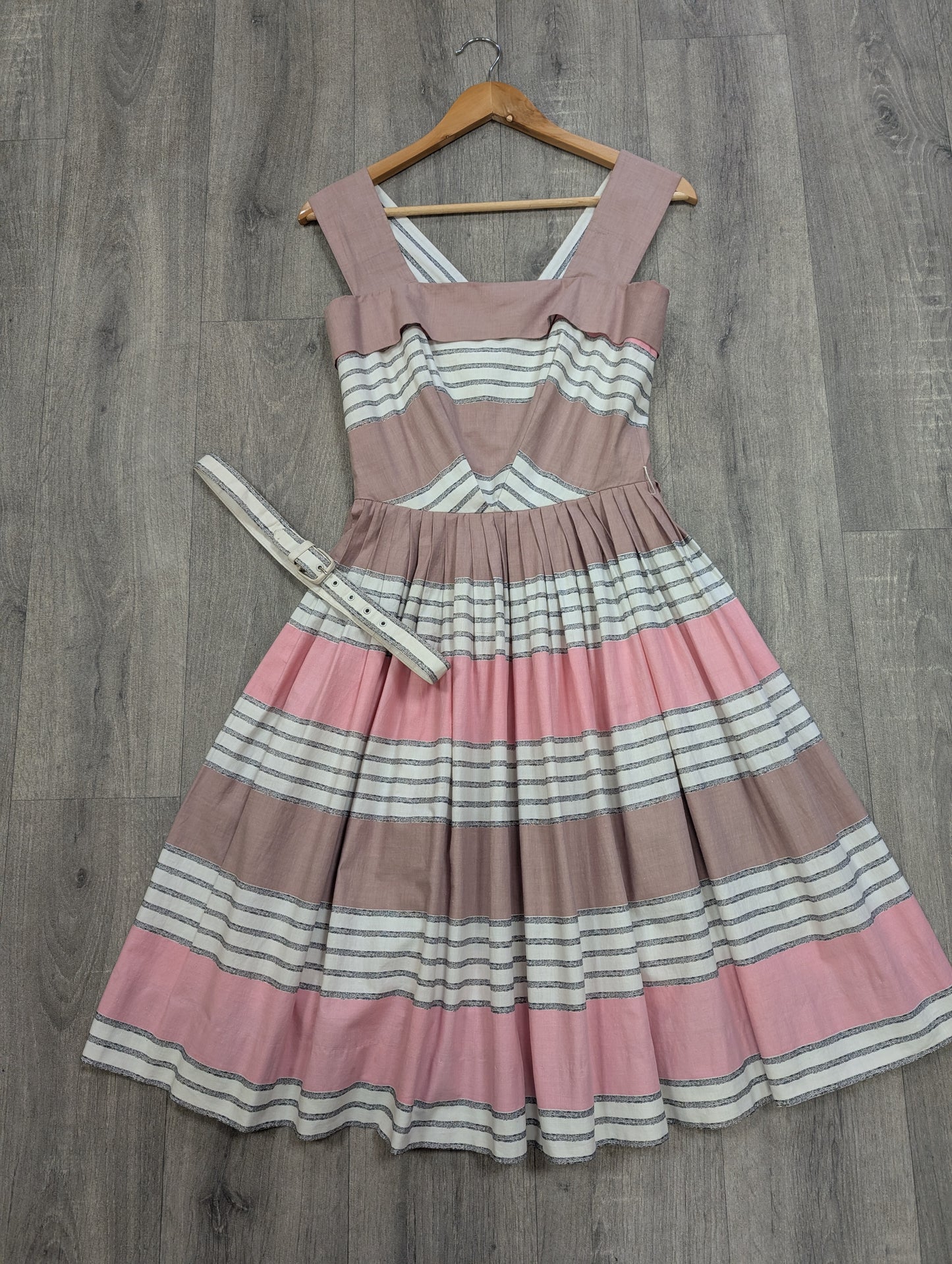 1950s Holyrood cotton dress and belt- XS/6